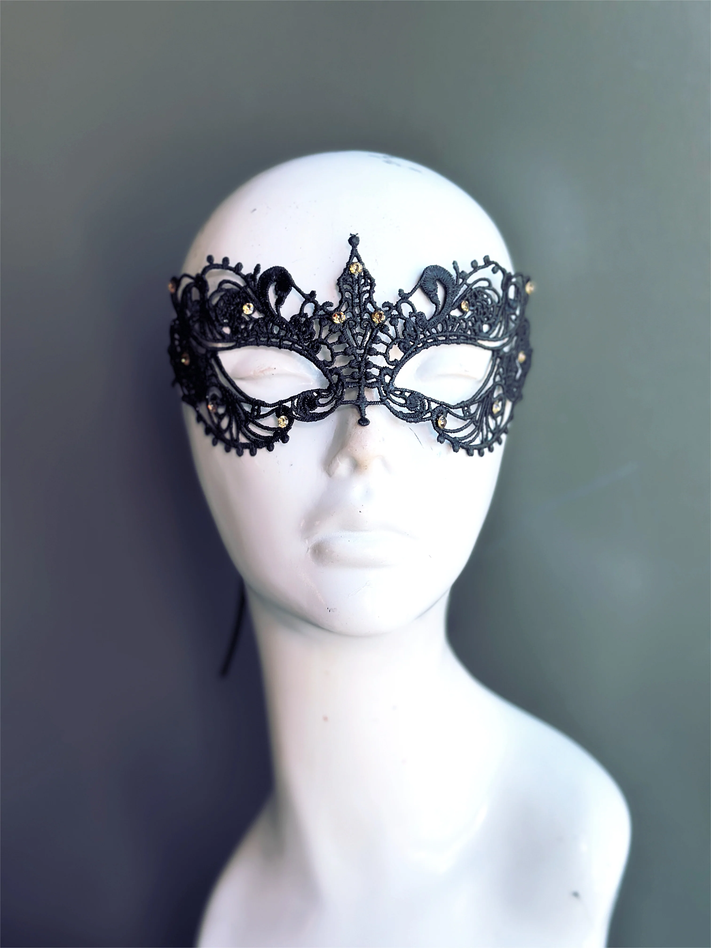 Ana Lace Mask - Black
