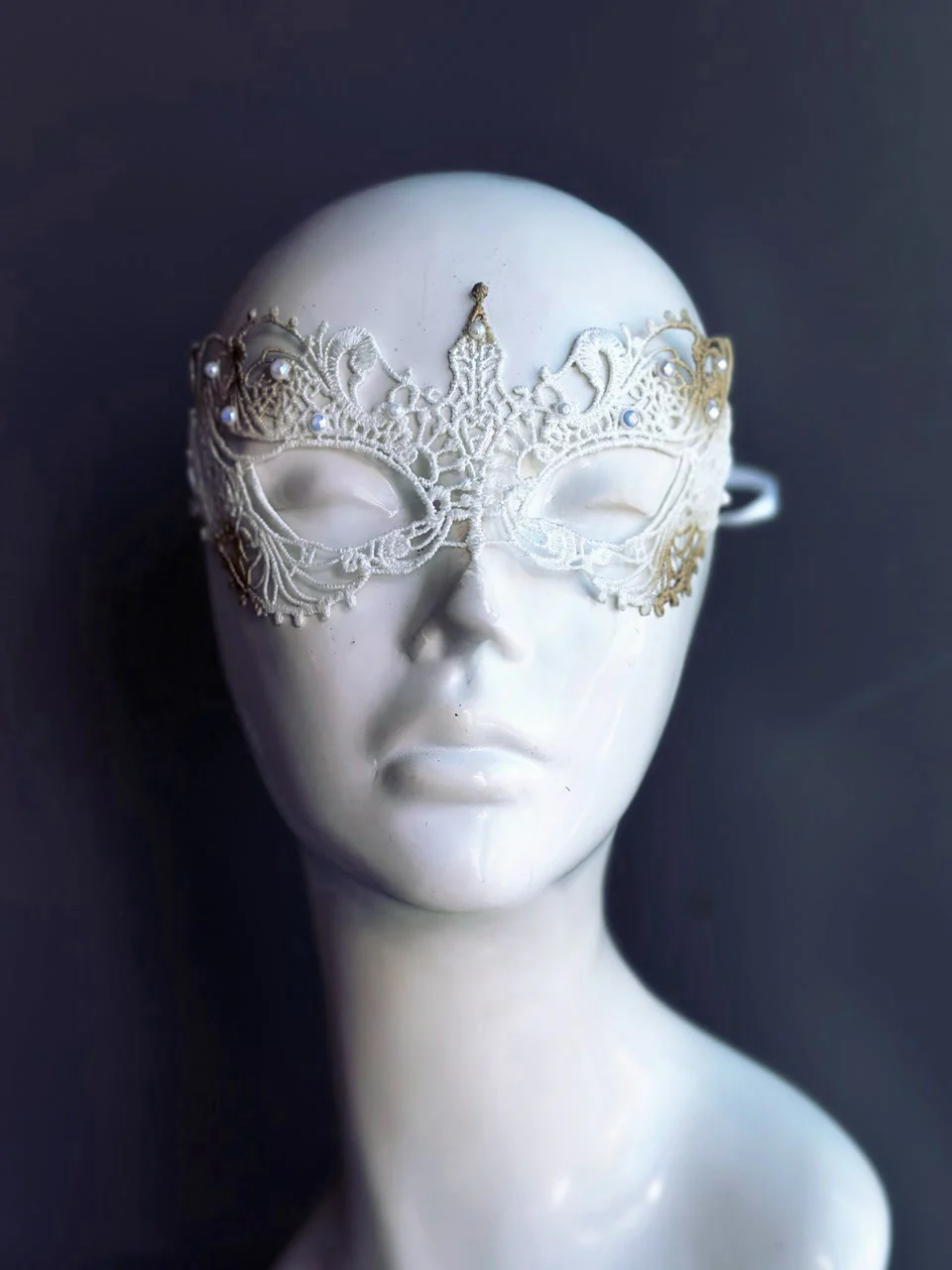 Ana Lace Mask - White & Gold - Image 2