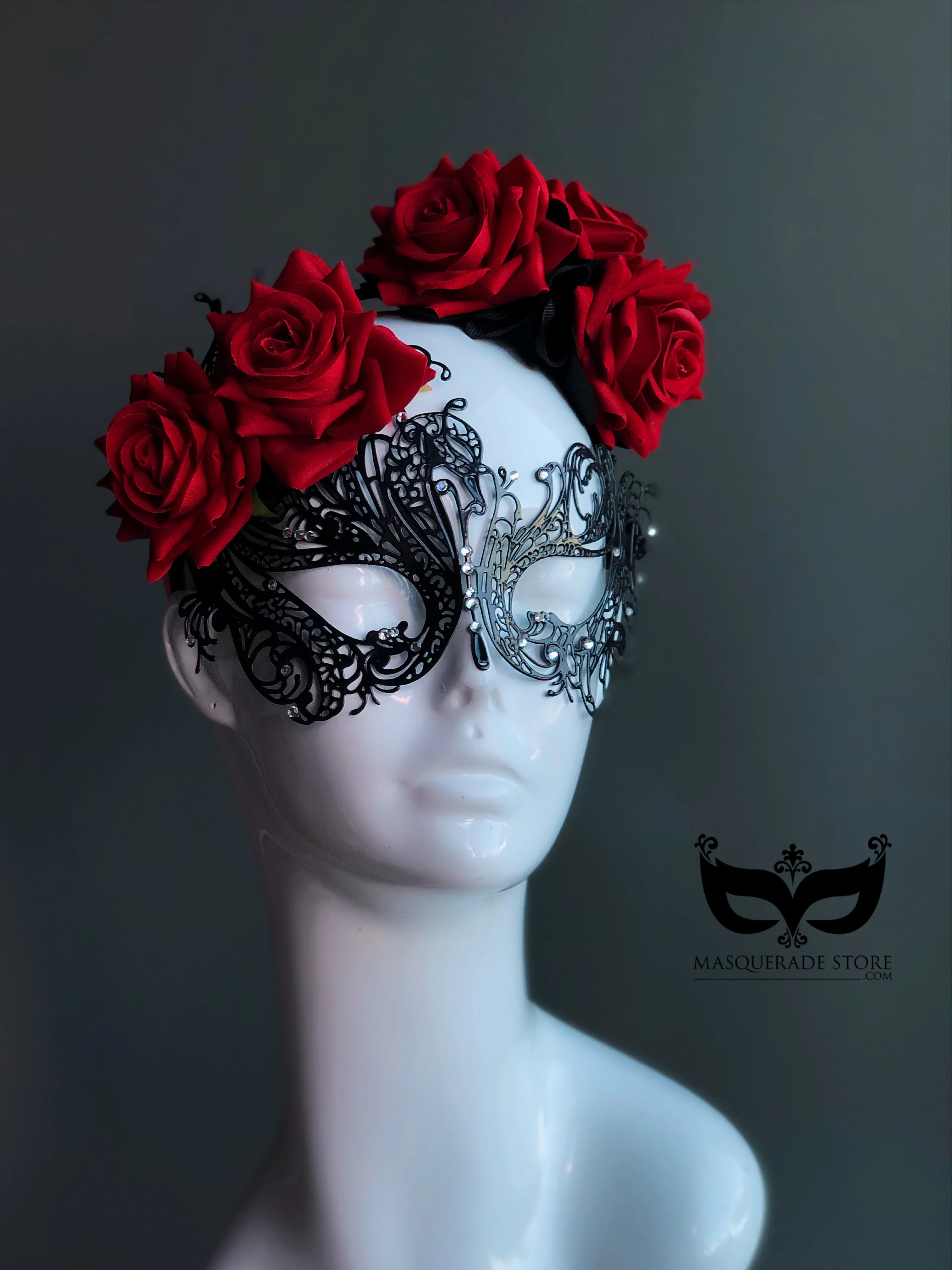 Crimson bloom - Mask with Hat