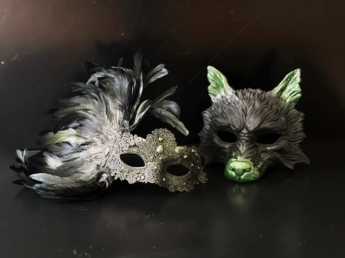 Emerald Night Set - Wolf and Brocade Lace Feather Mask