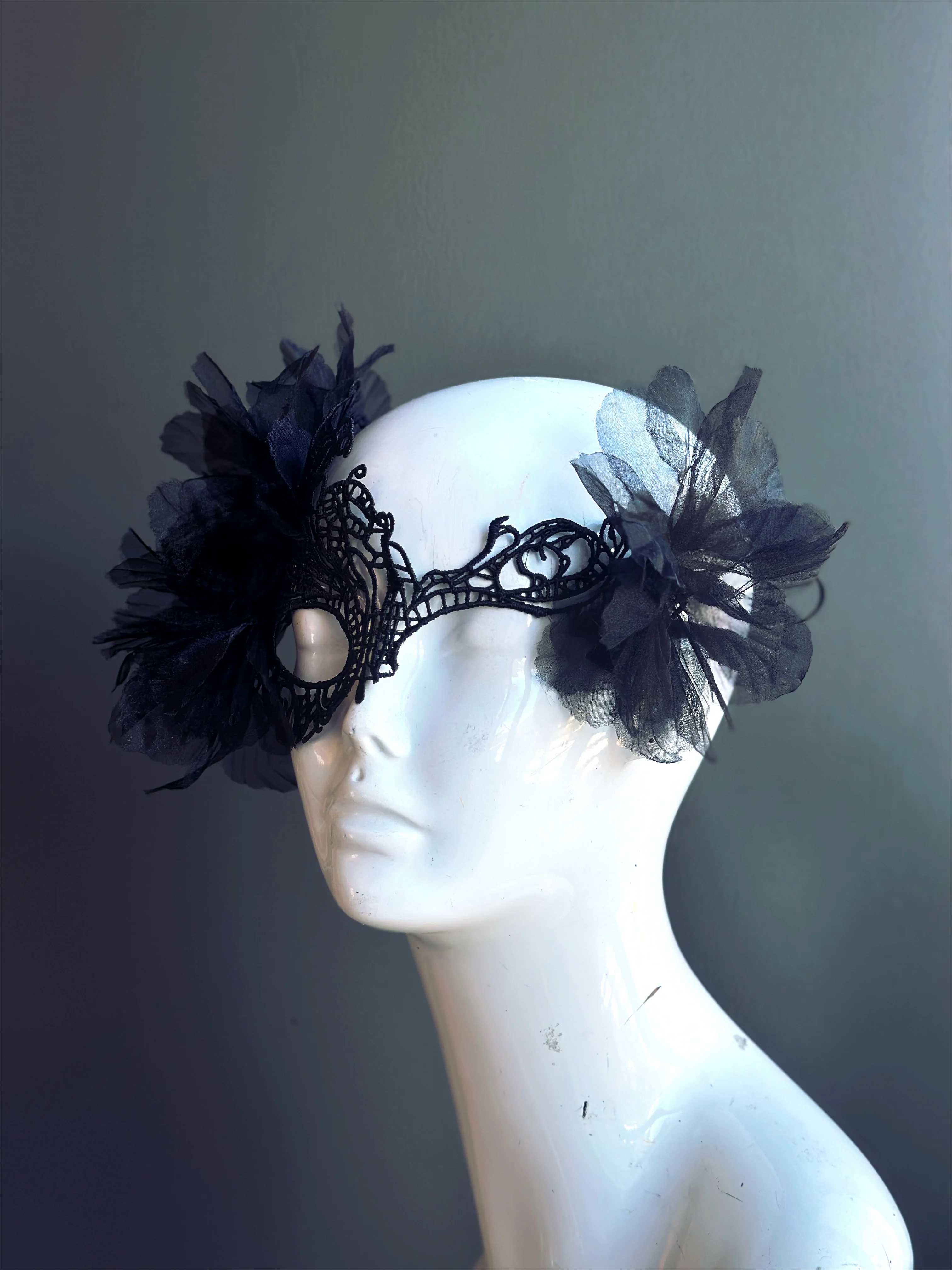 Raven Bloom – Black Lace Mask with Flower - Image 3