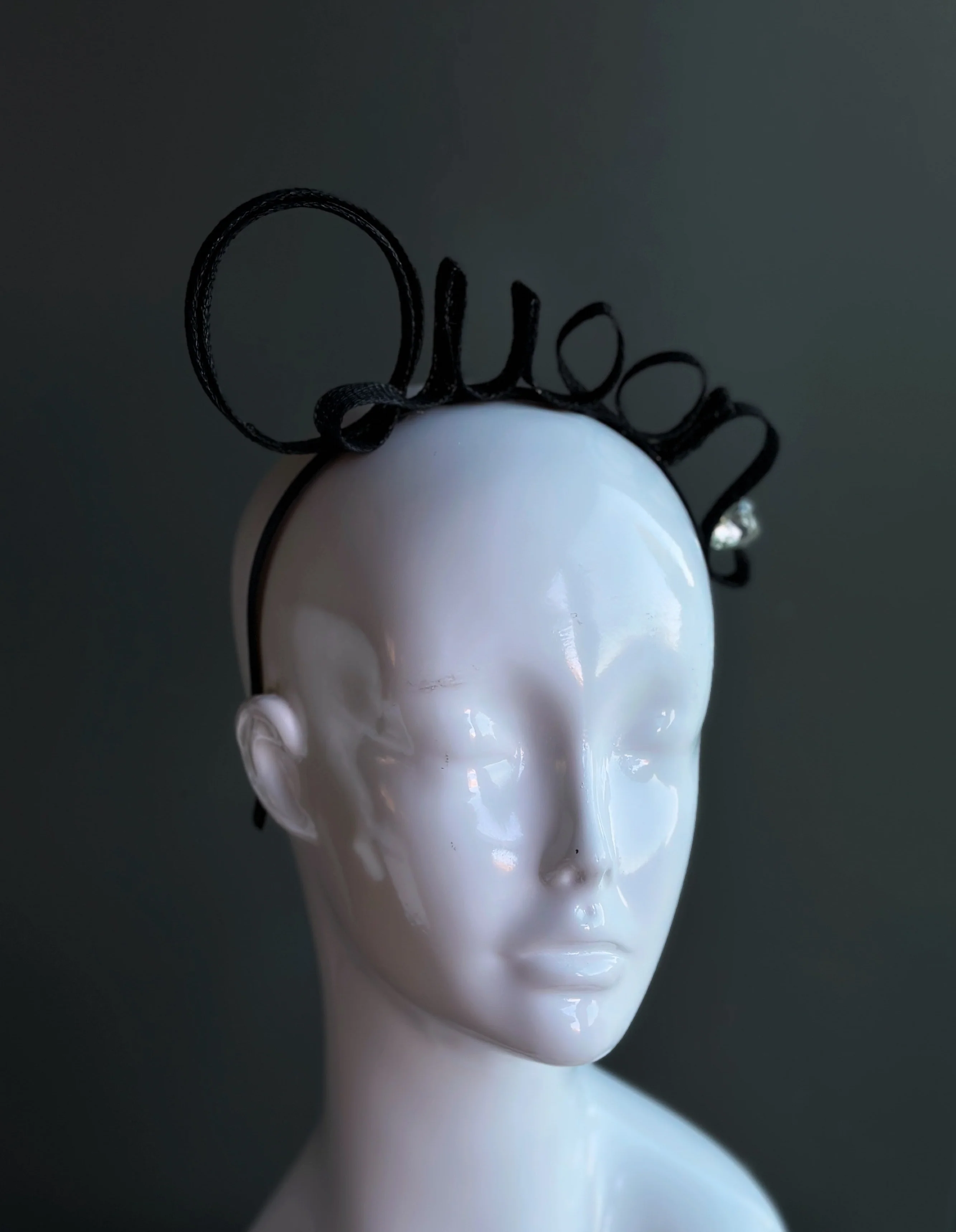 "Queen" Minimalist Ribbon Fascinator Headband - Image 3