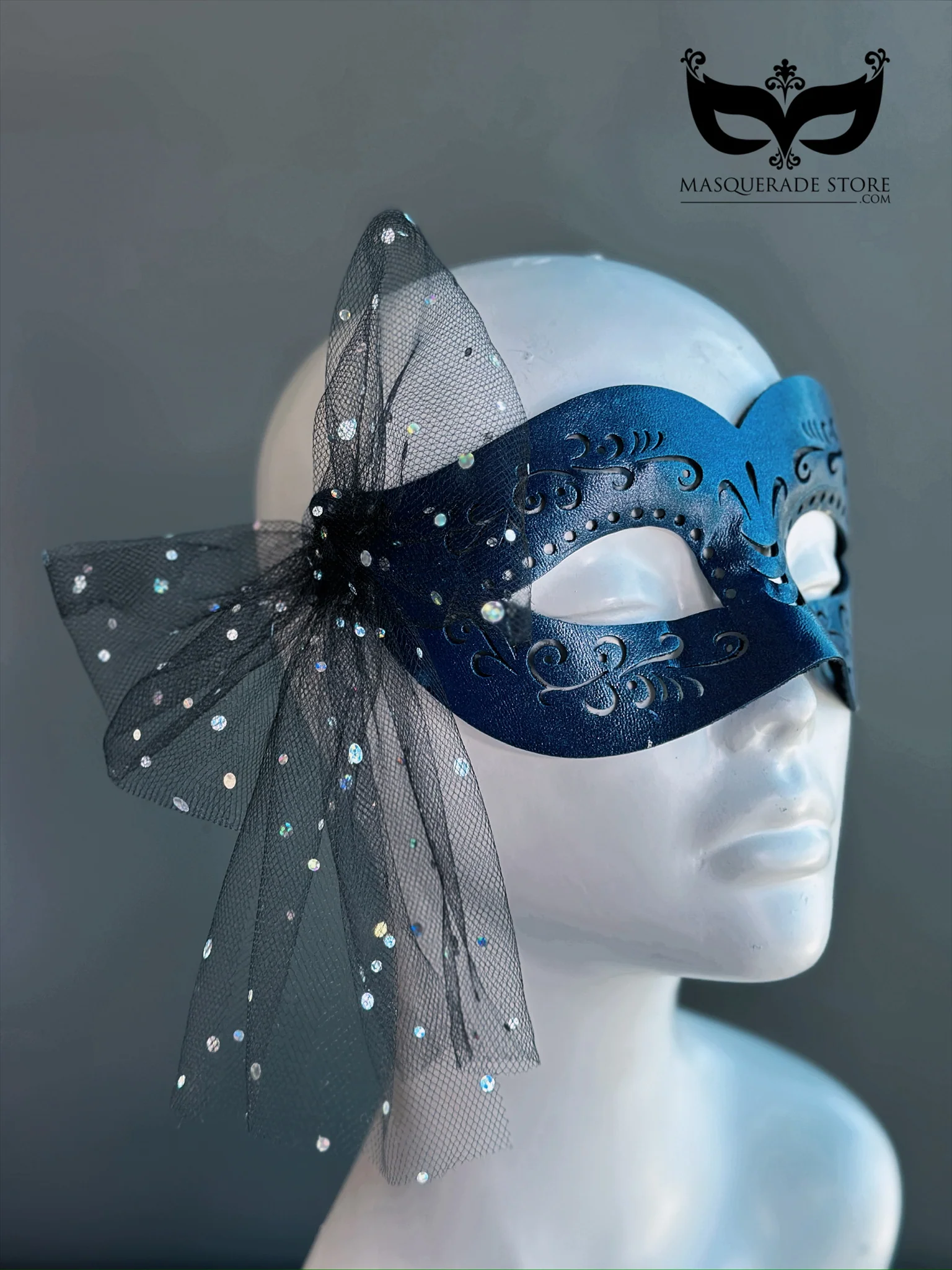 Midnight Bow – Masquerade Mask