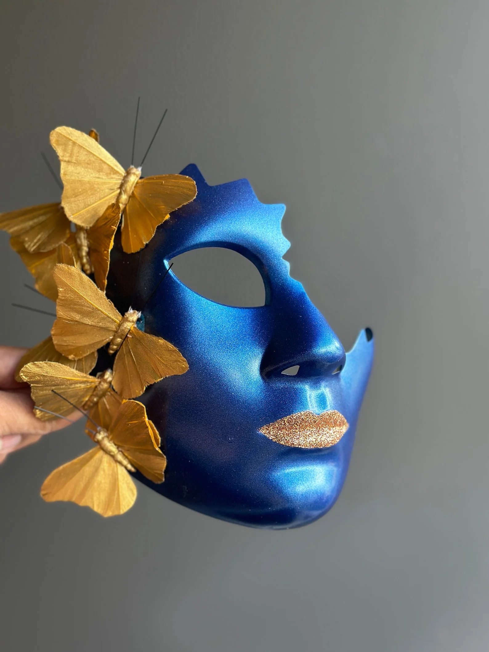 Cracked Half Face Butterfly Mask - Blue/Gold Lip - Image 3