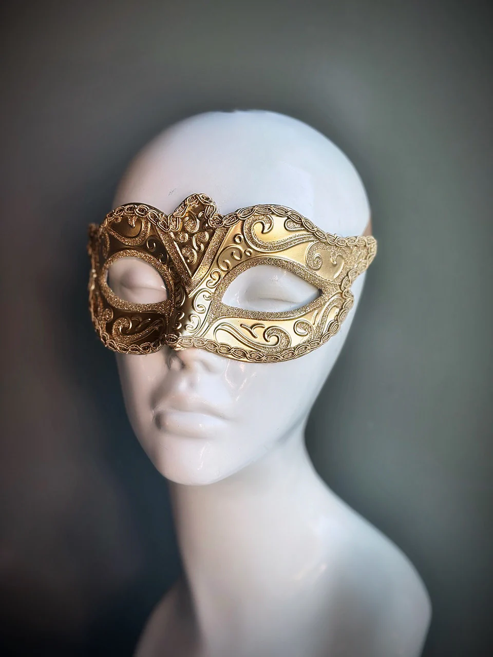 Bravaro Mask - Gold