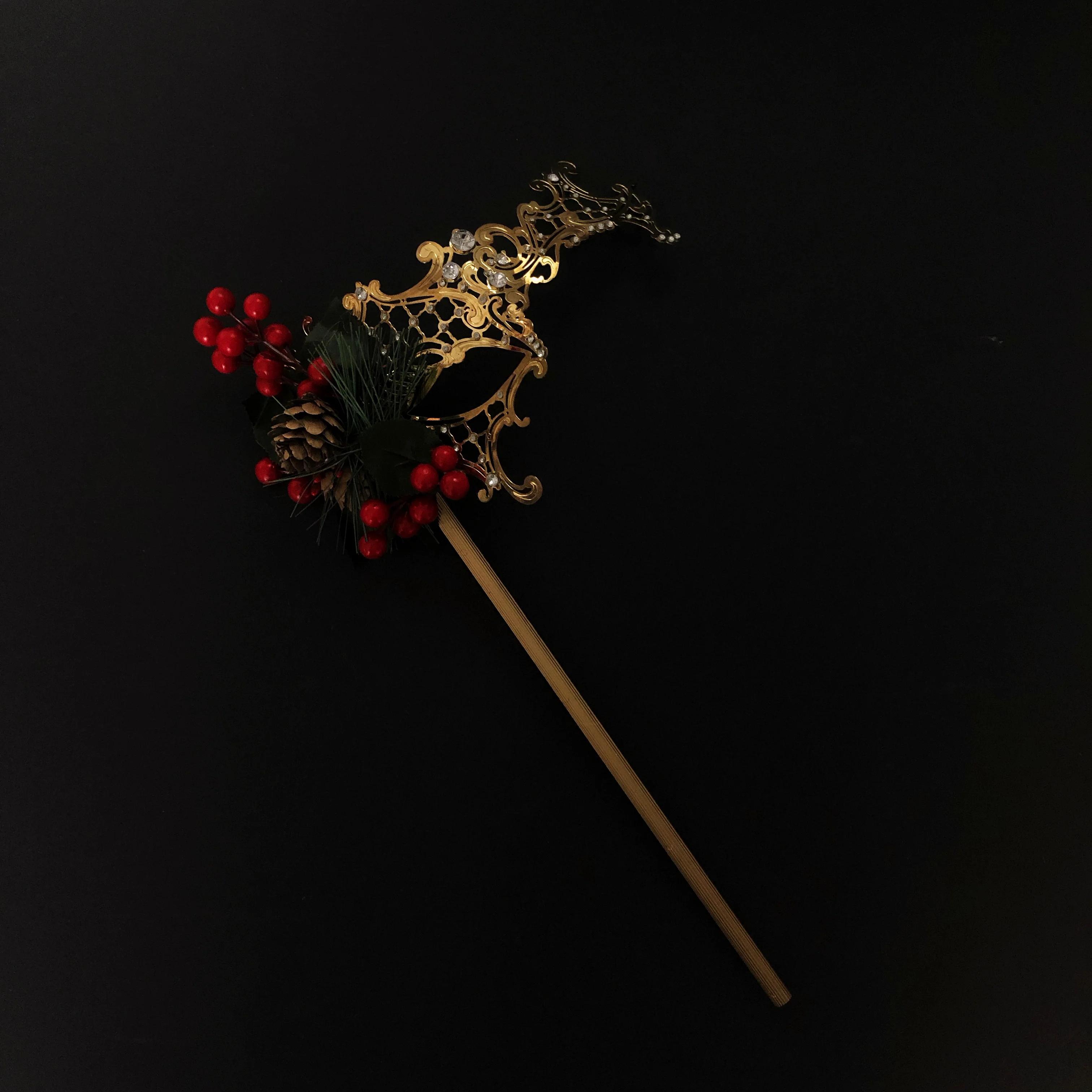 Yuletide Bloom - Gold Holiday Mask - Image 3