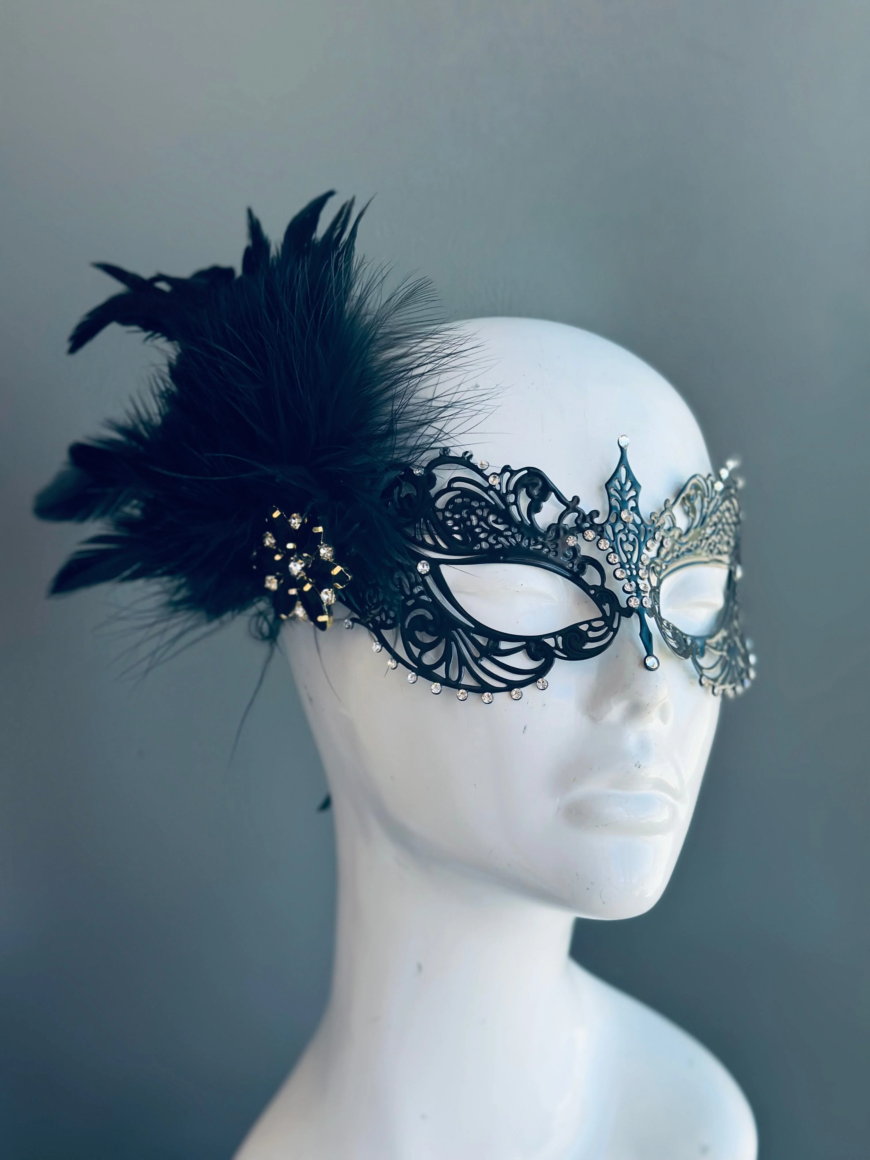 Noir Romantic Mask Pair - Image 2