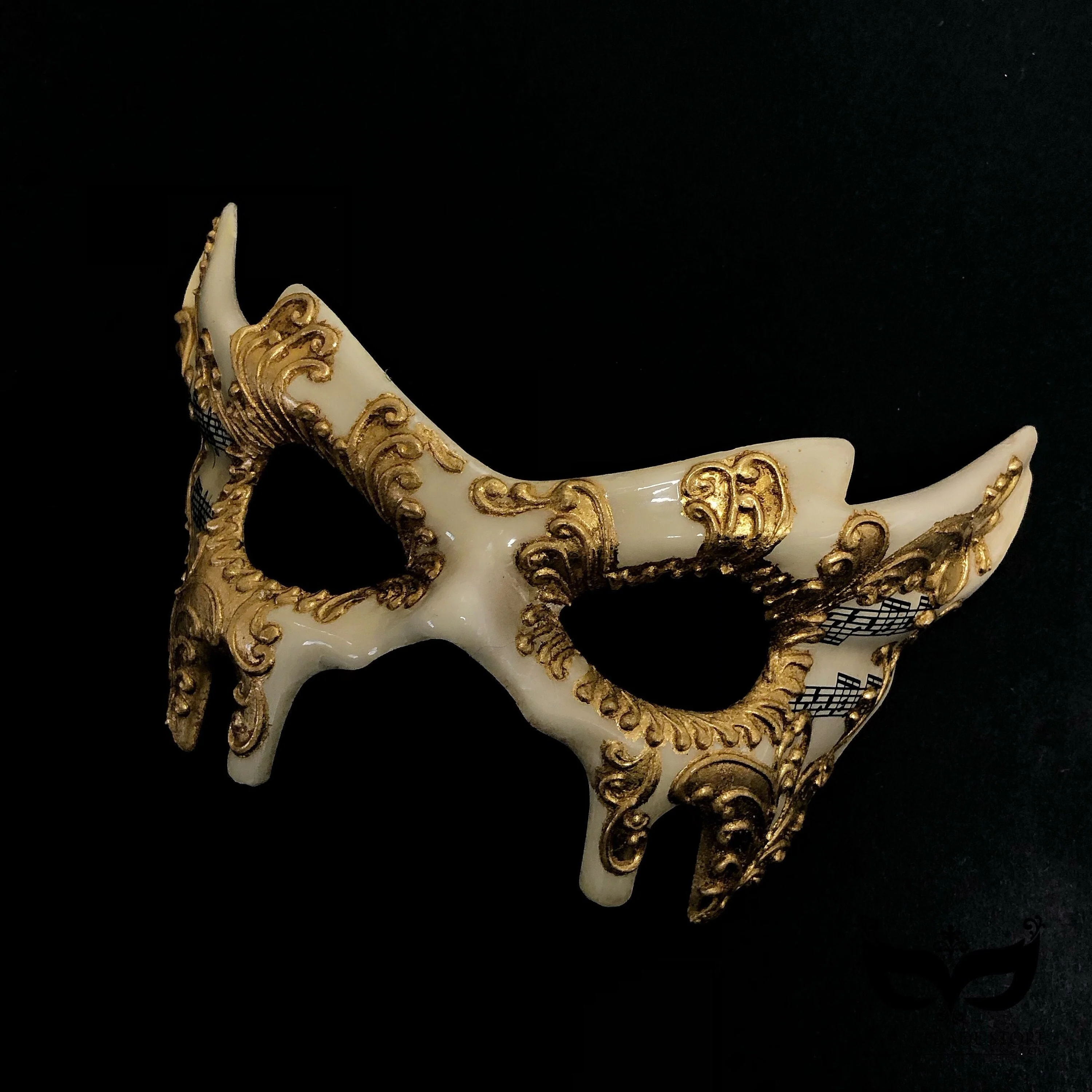 Venetian Vigilante - Gold/Cream
