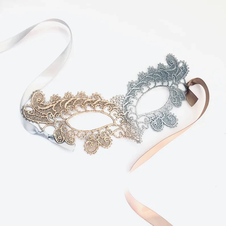 Elara Lace Mask - Gold/Silver Ombre