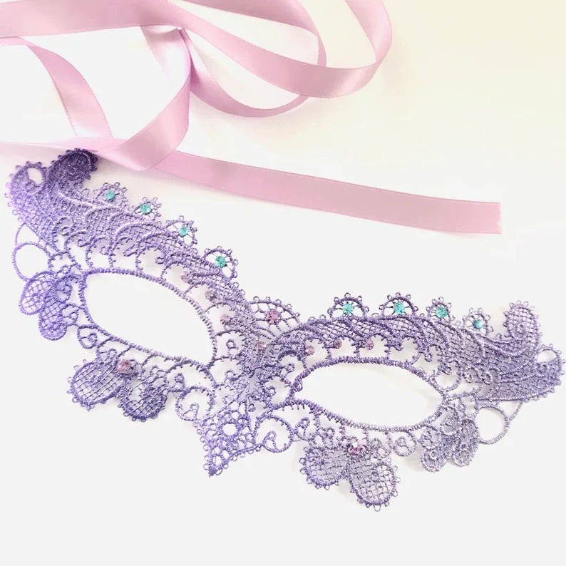 Elara Lace Mask - Lavender