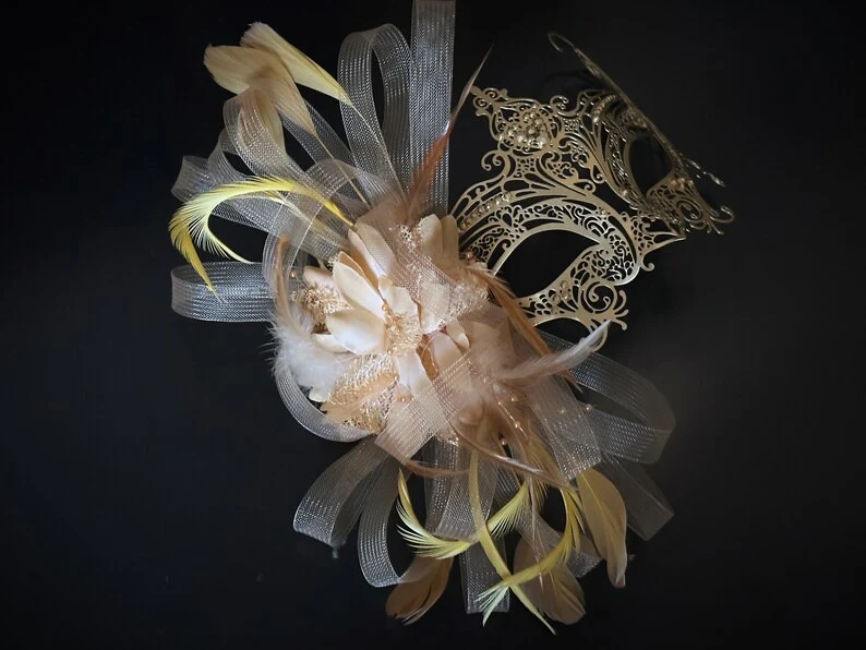 Gossip Venetian Gold Mask - White/Gold Tulle - Image 2