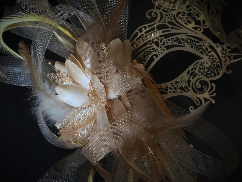 Gossip Venetian Gold Mask - White/Gold Tulle - Image 3