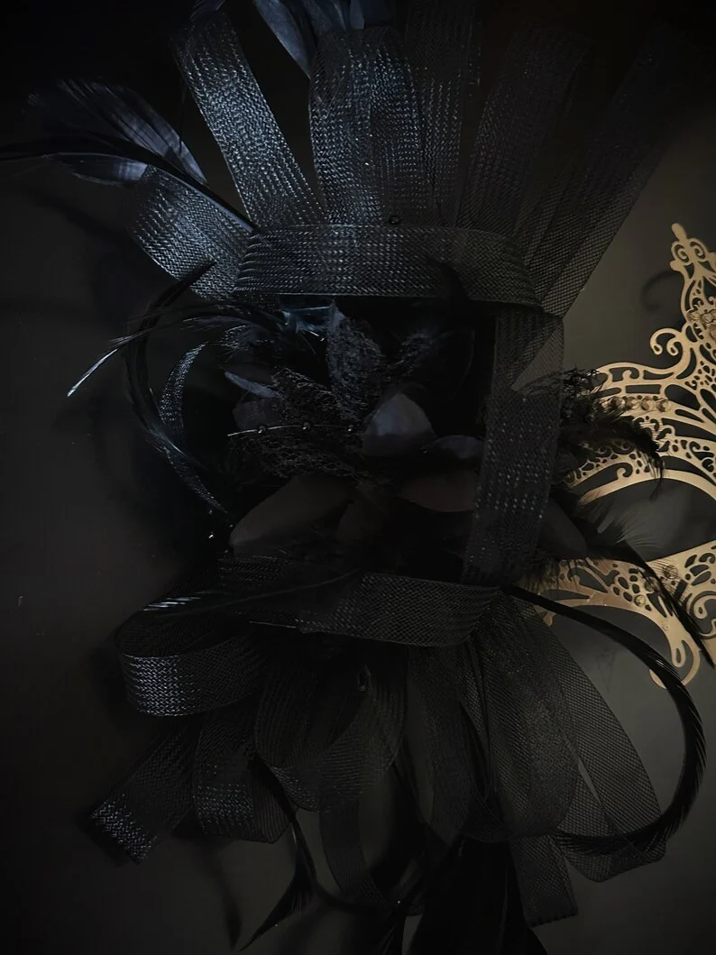 Gossip Venetian Gold Mask - Black Feathers - Image 3