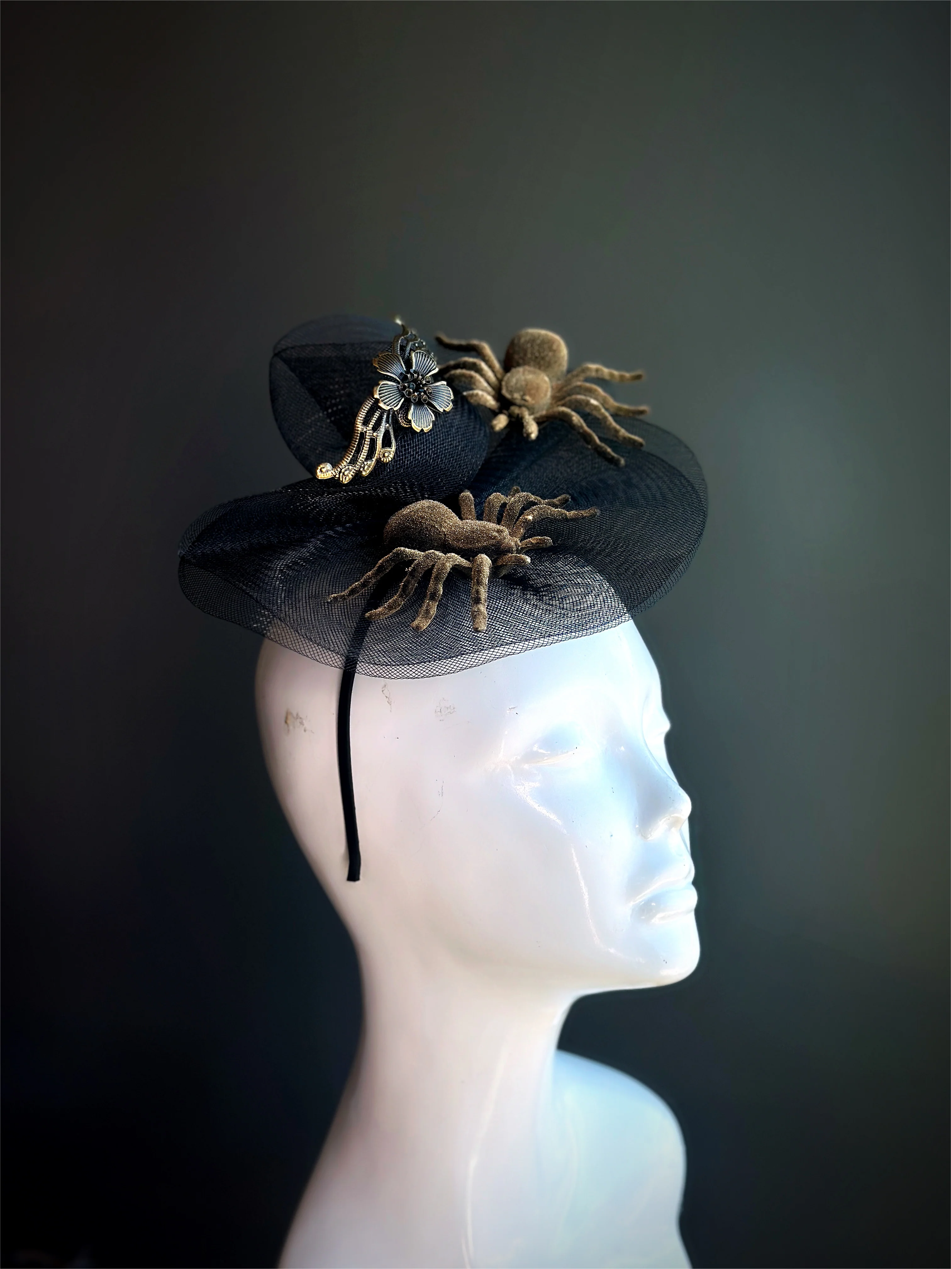 Arachnid Allure Fascinator - Image 2