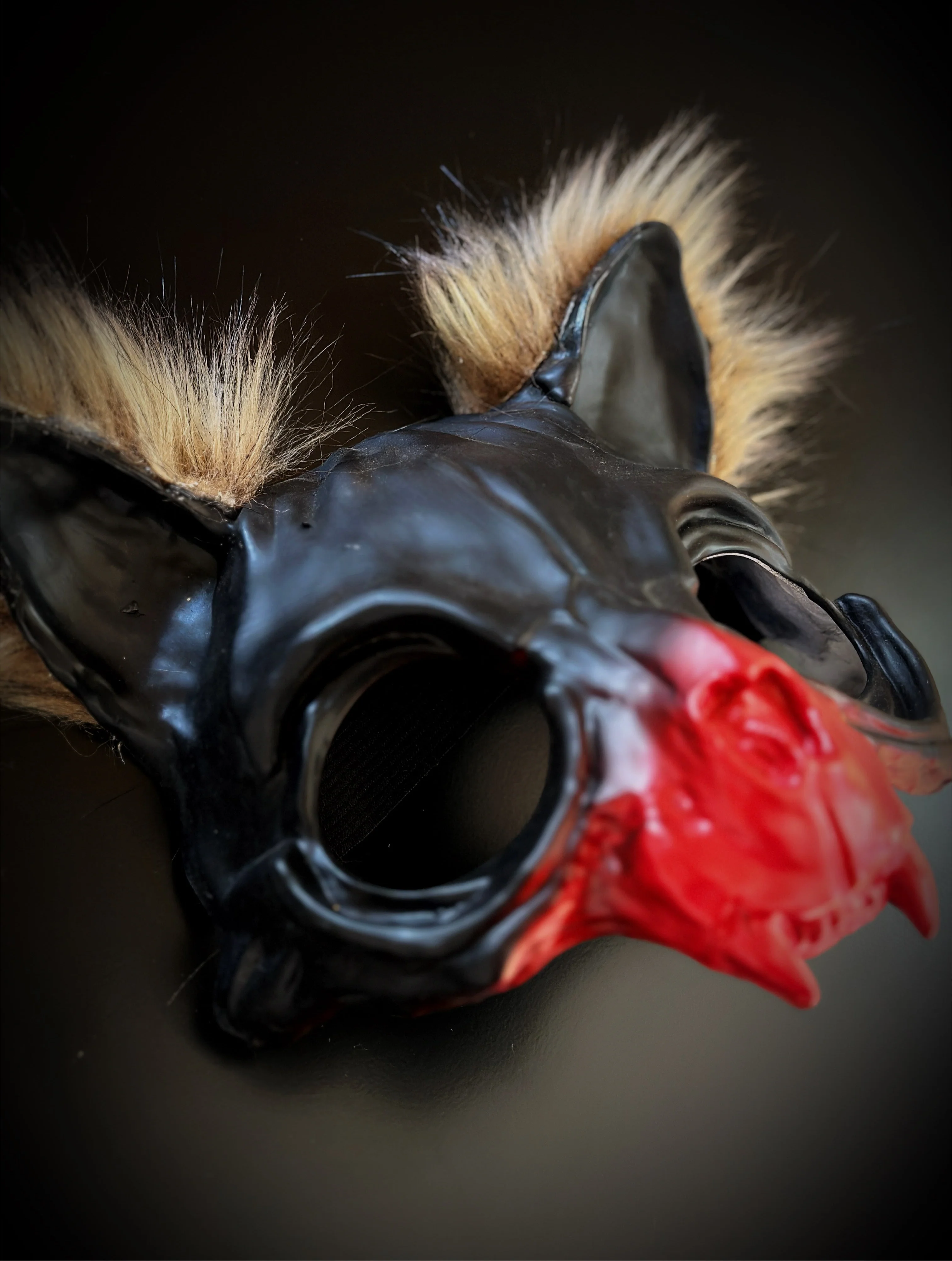 Shadow Fang Mask - Black/Red