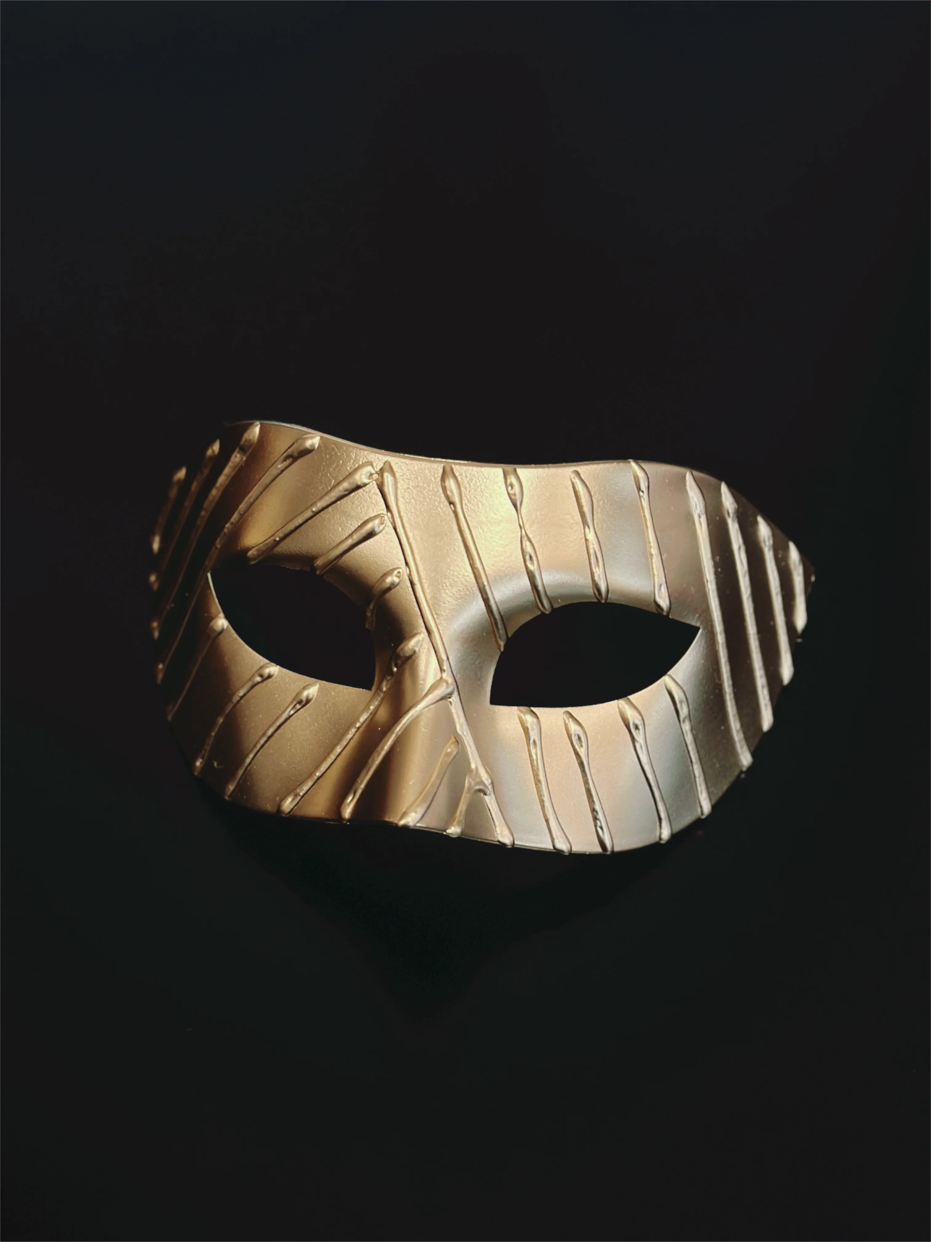 Golden Shroud - Men's Masquerade Mask - Image 2