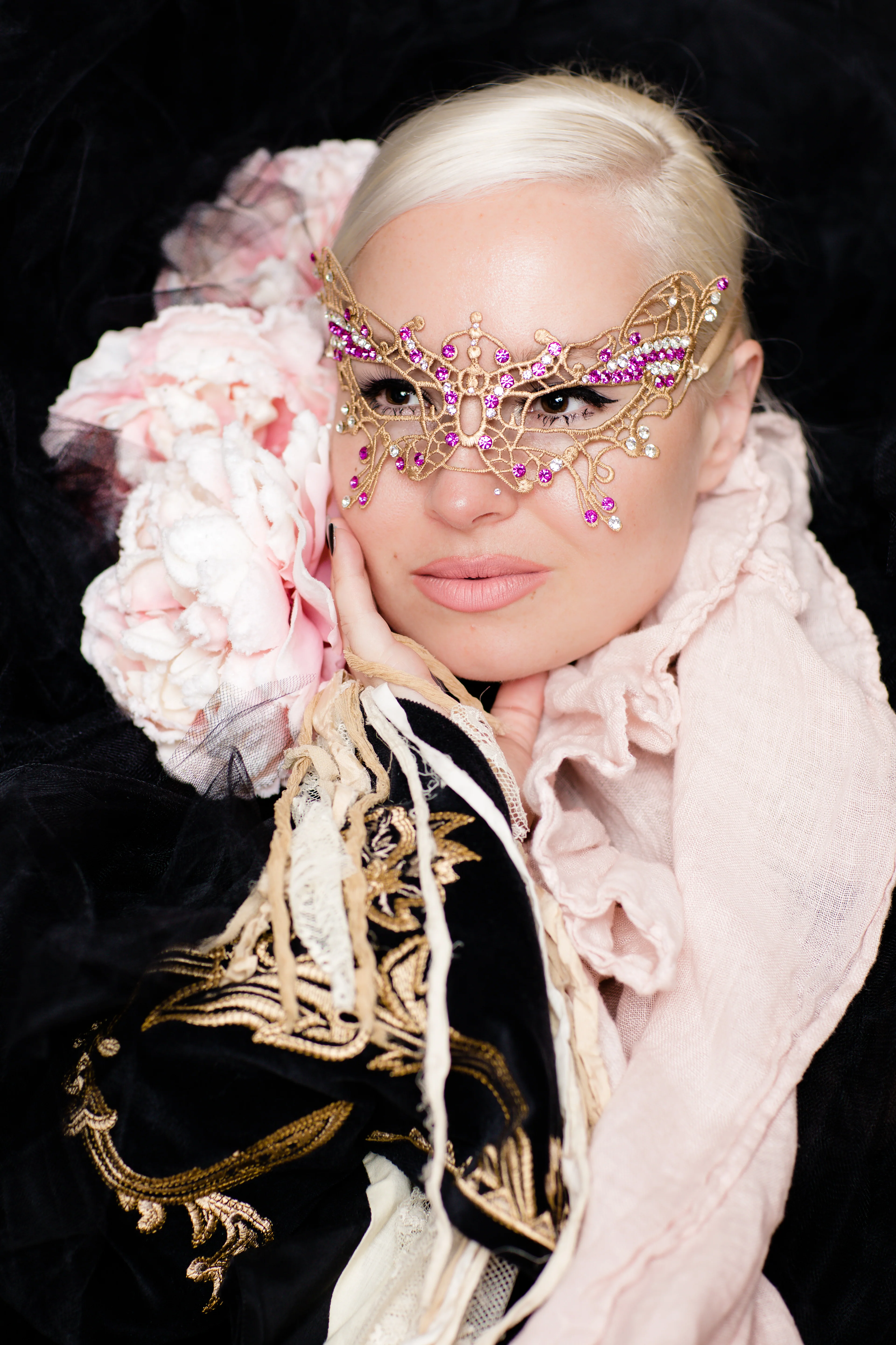 Valentina Lace Mask - Gold - Image 2
