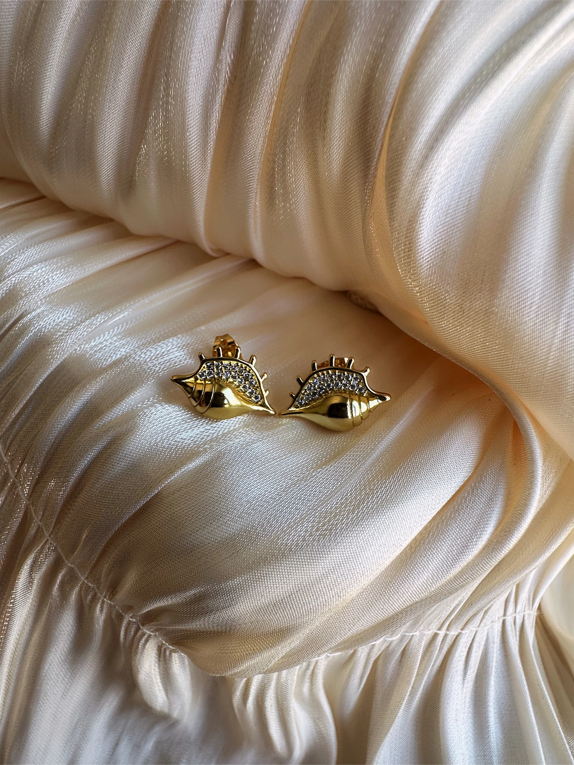 Golden Shell Spark Stud Earrings - Image 2