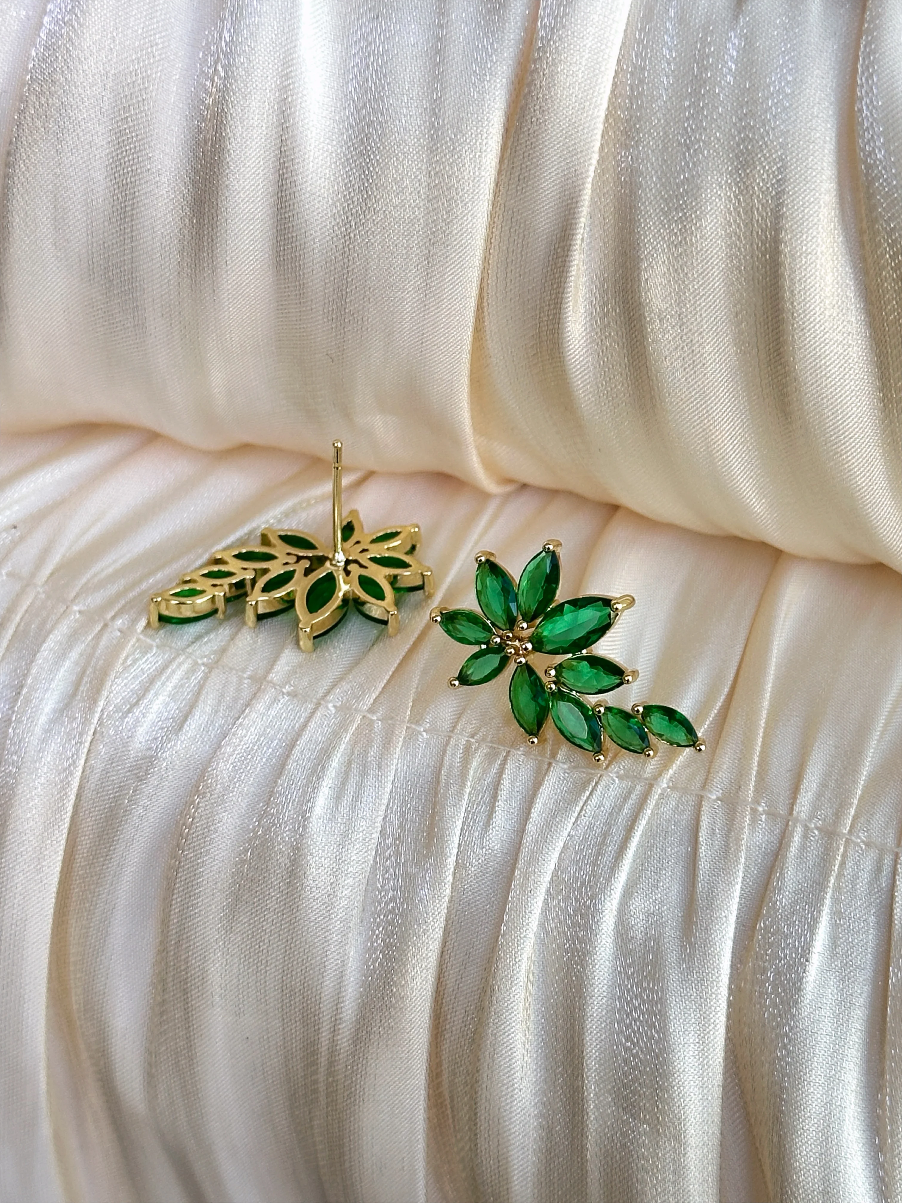 Verde - Earrings - (Emerald/ Gold) - Image 3