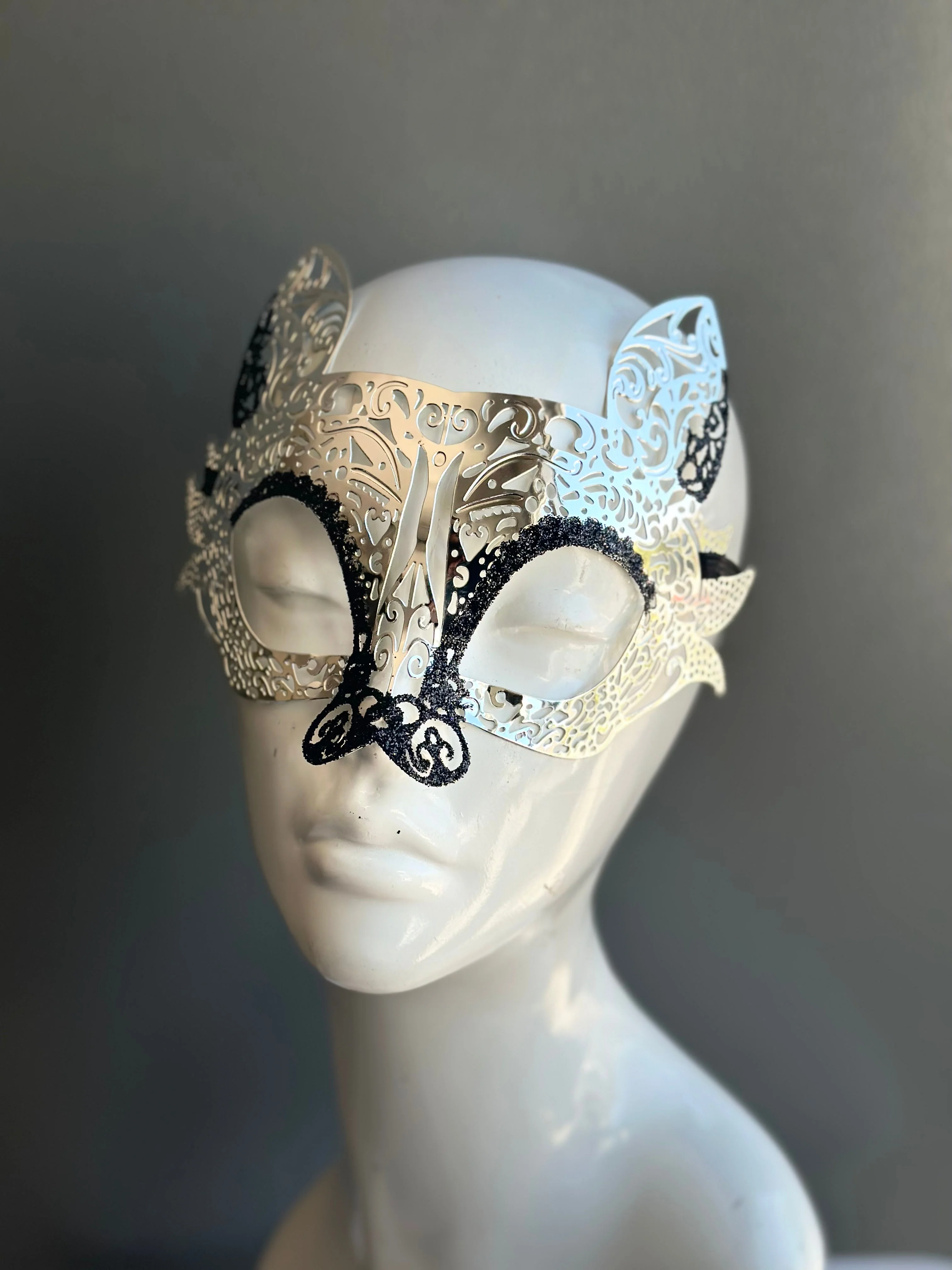 Lemur Animal Mask - Silver/Black