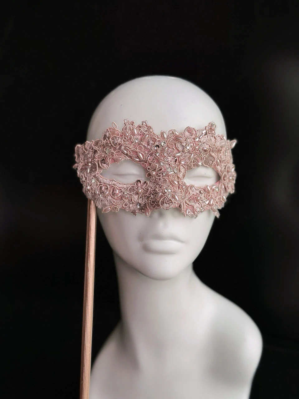 Blush Royale Handheld - Pink