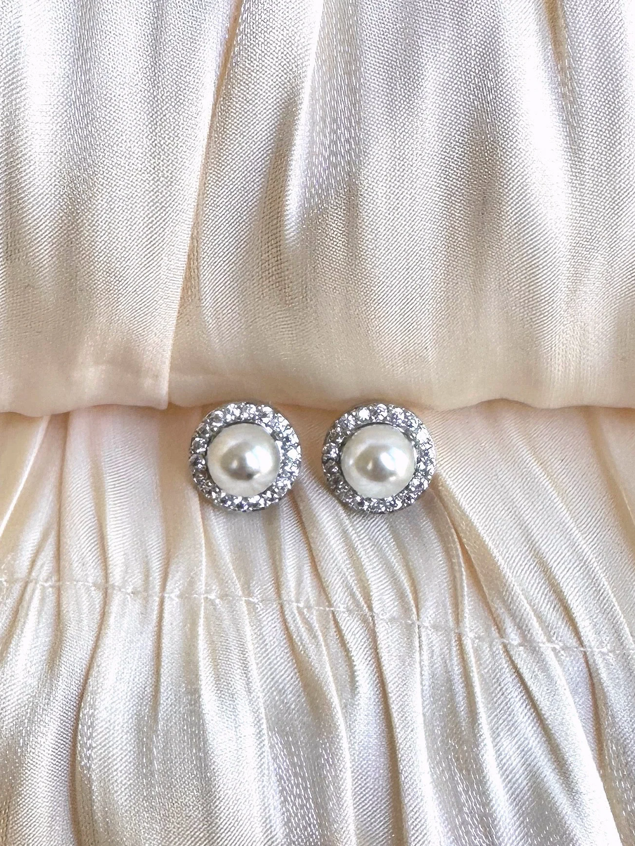 Luna Halo Pearl Stud Earrings - Image 2