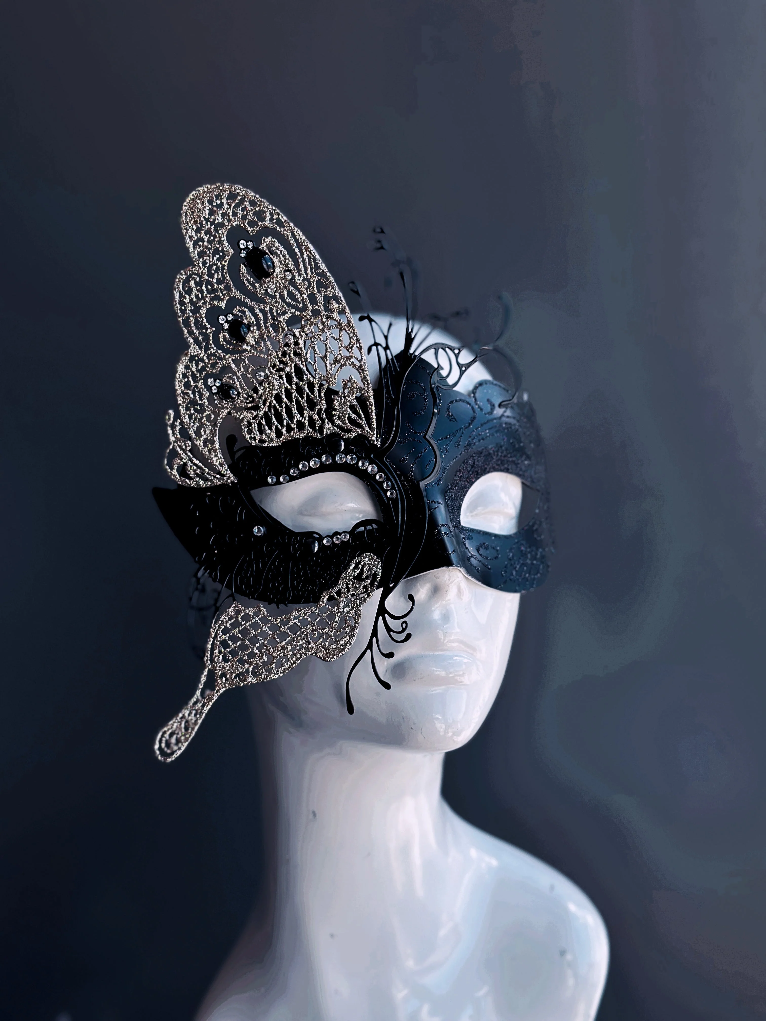Luxury Butterfly Mask - Black/Silver