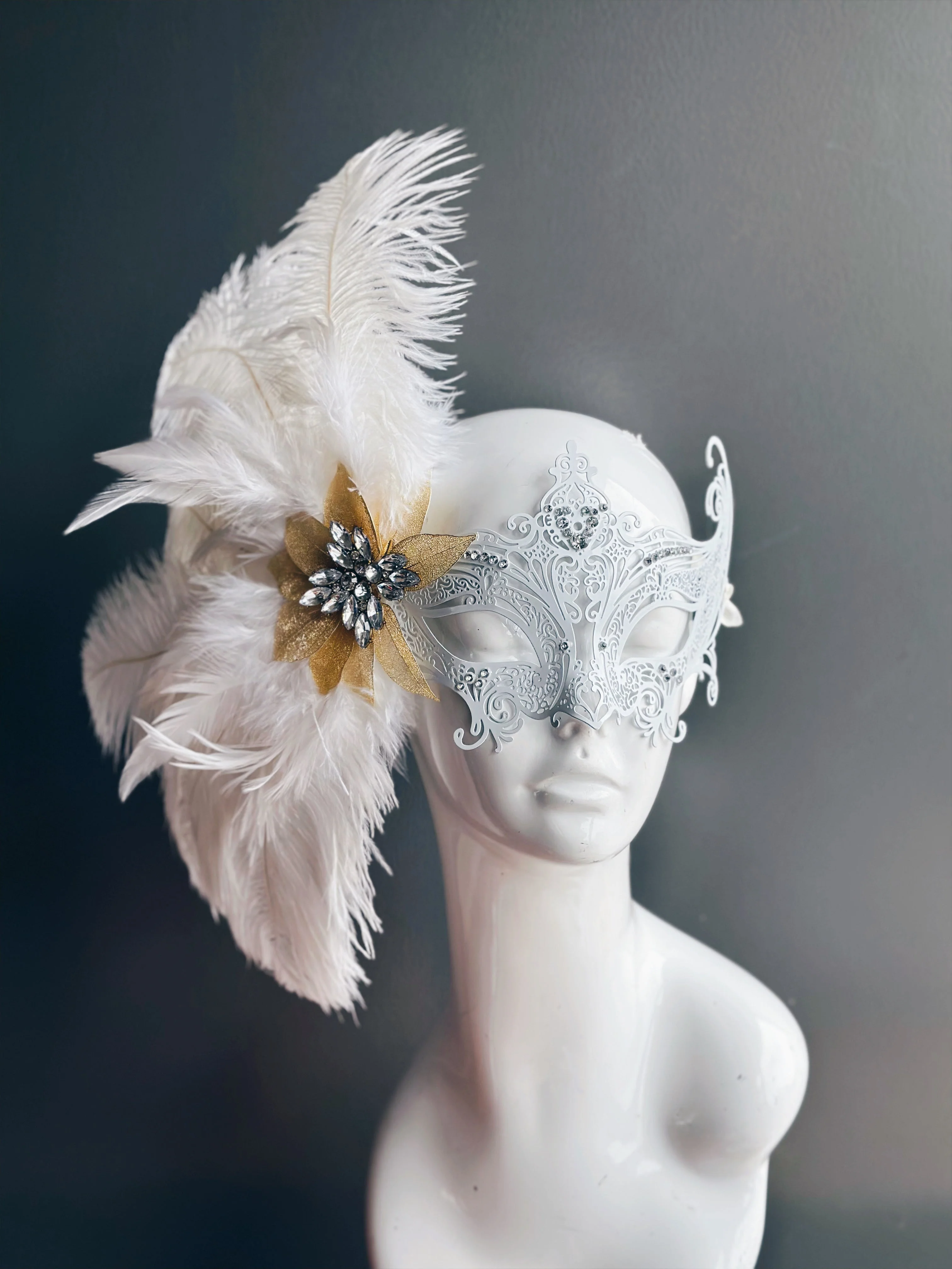 Frosted Gala - White Feather Metal Mask - Image 4