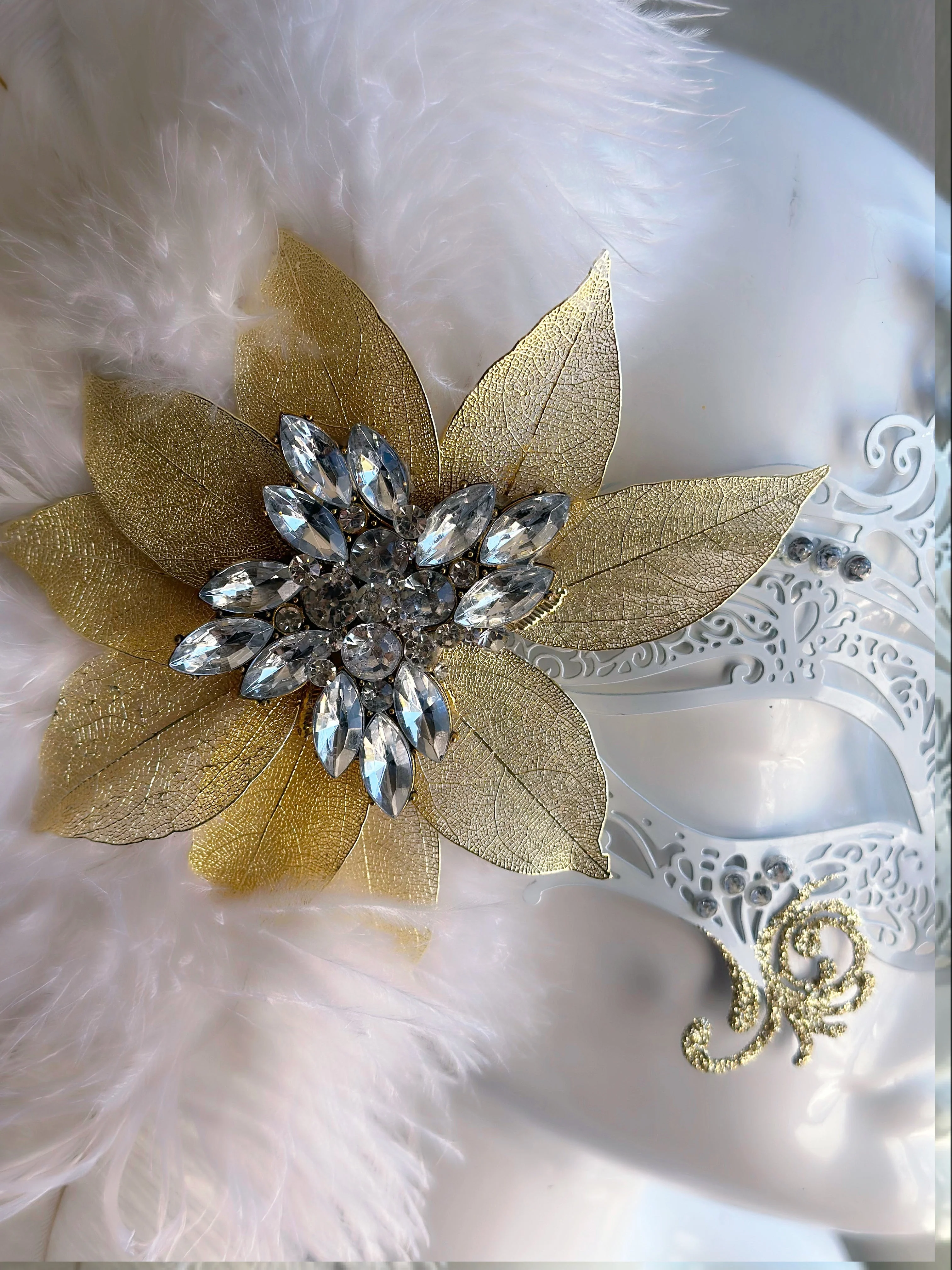 Frosted Gala - White Feather Metal Mask - Image 5