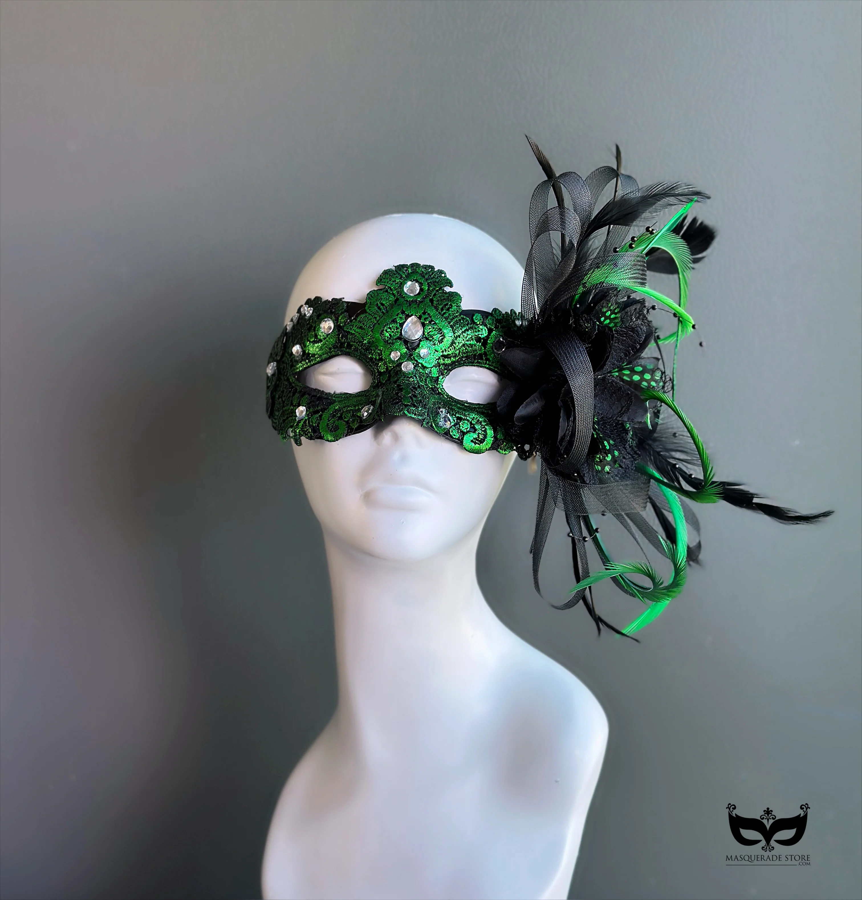 Macrame Mask - Green/Black - Image 4