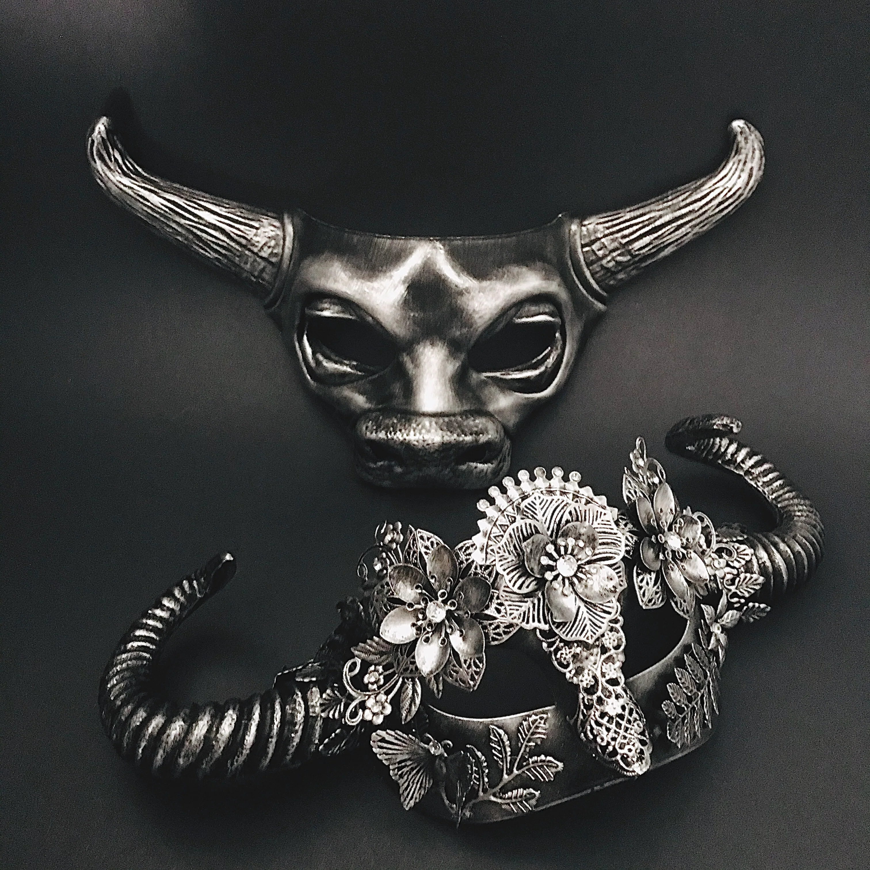 Labyrinth Grace Masks - Silver