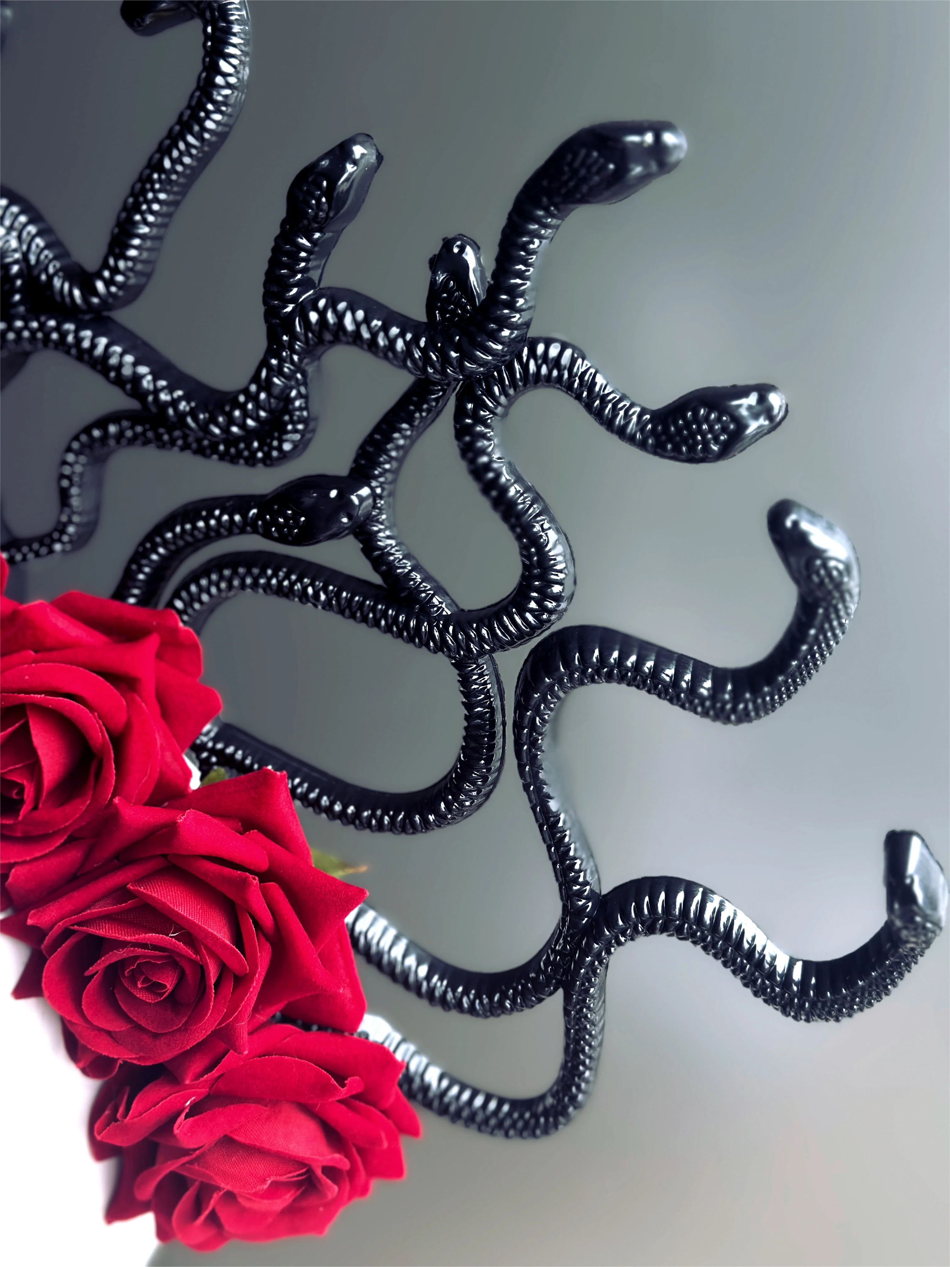 Medusa Snakes With Roses - Red/Black - Image 5