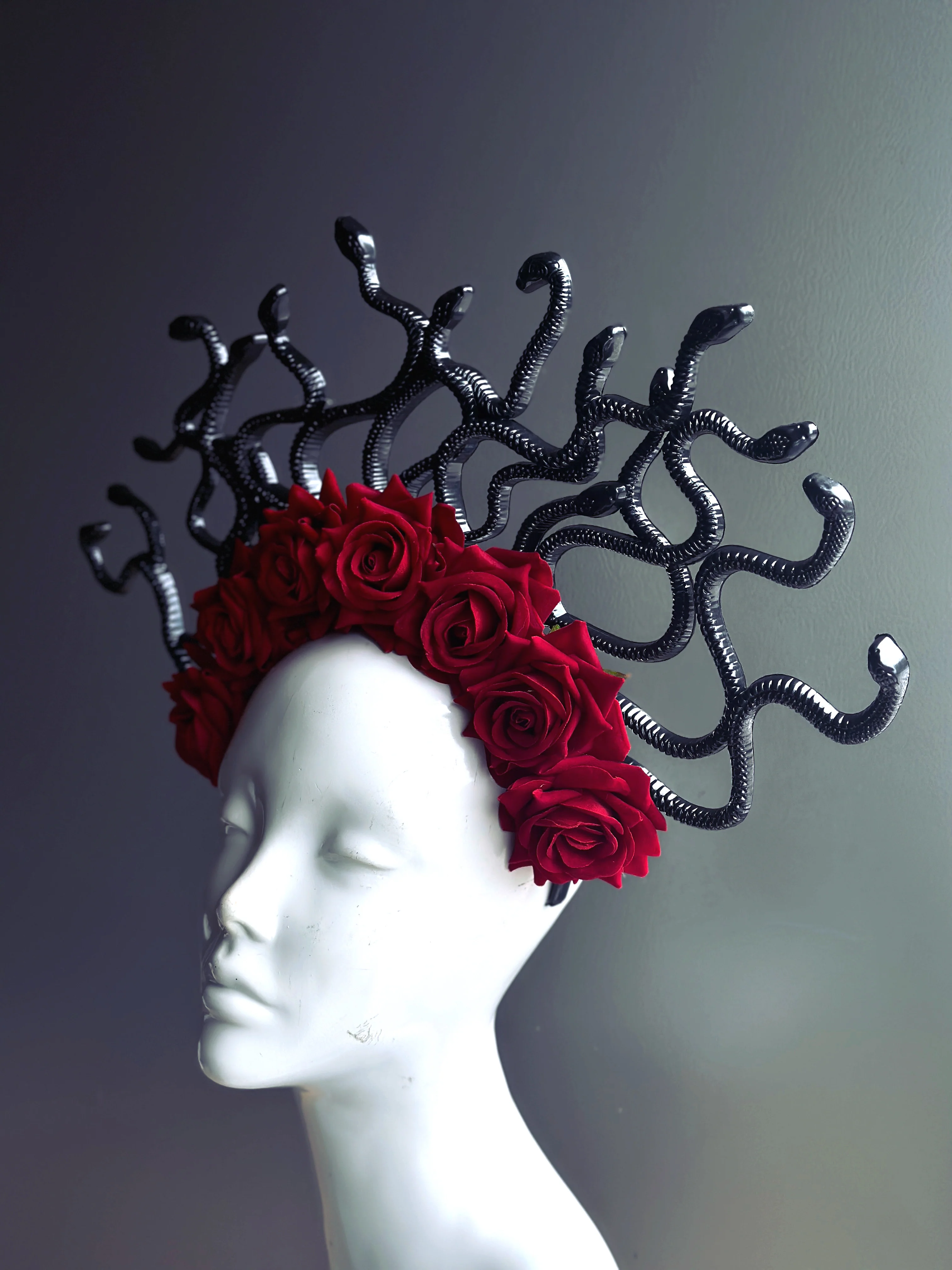 Medusa Snakes With Roses - Red/Black - Image 6