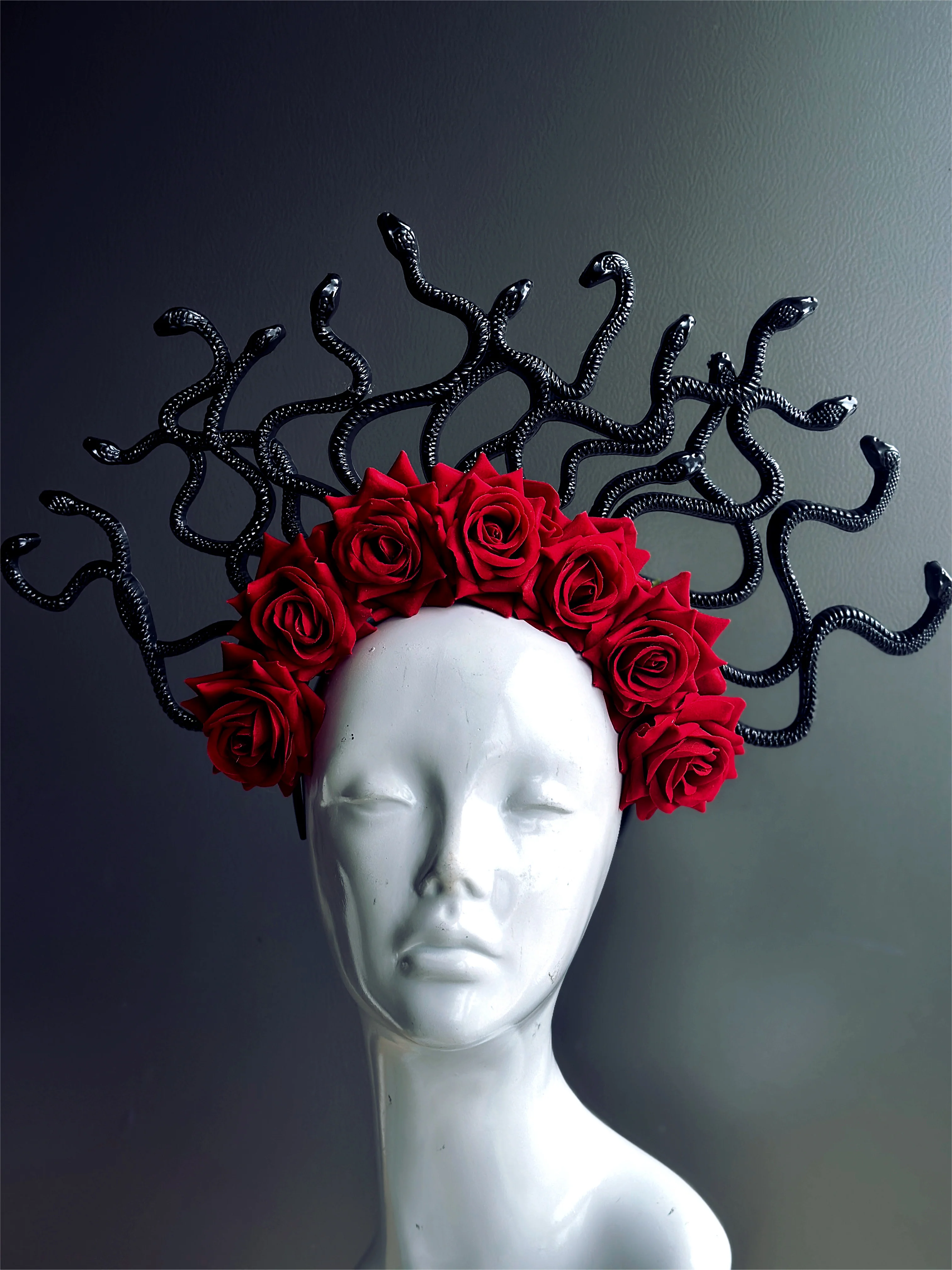 Medusa Snakes With Roses - Red/Black - Image 7