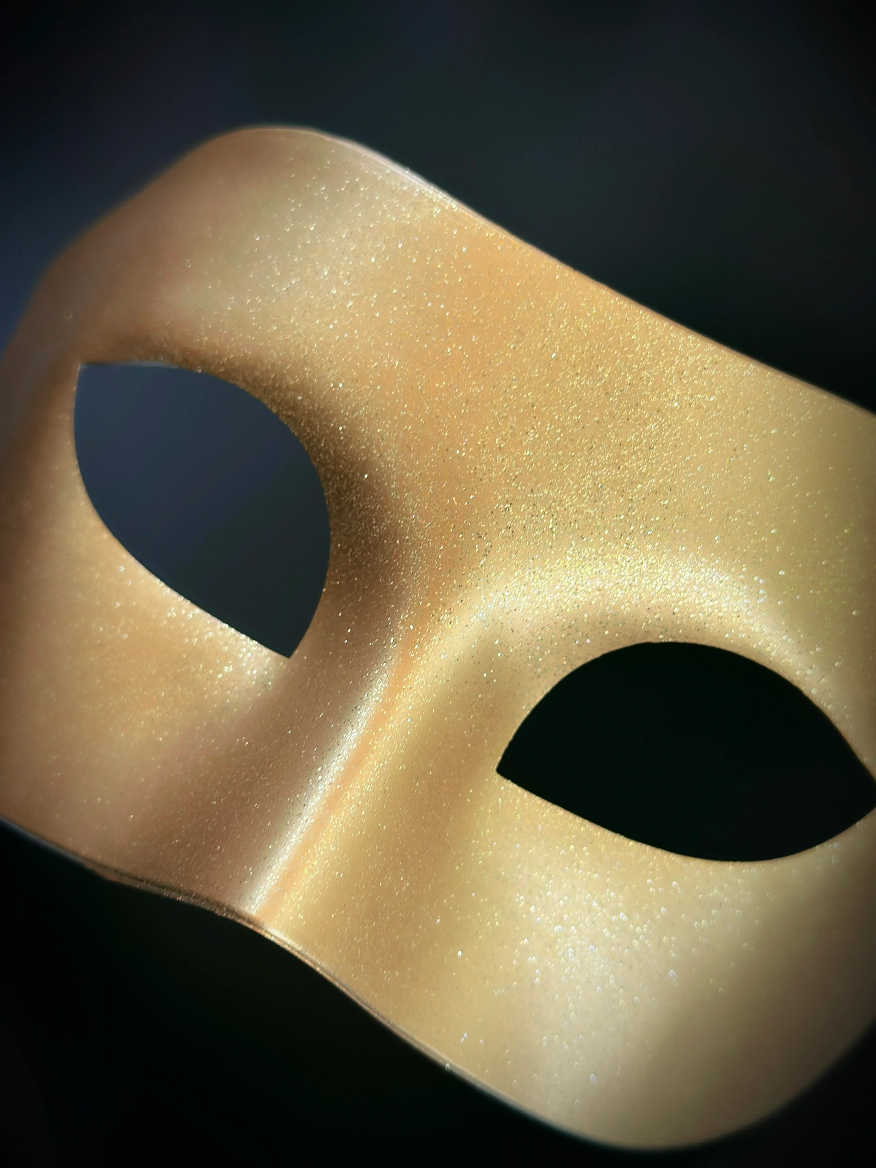 Golden Shimmer Venetian Mask - Image 2