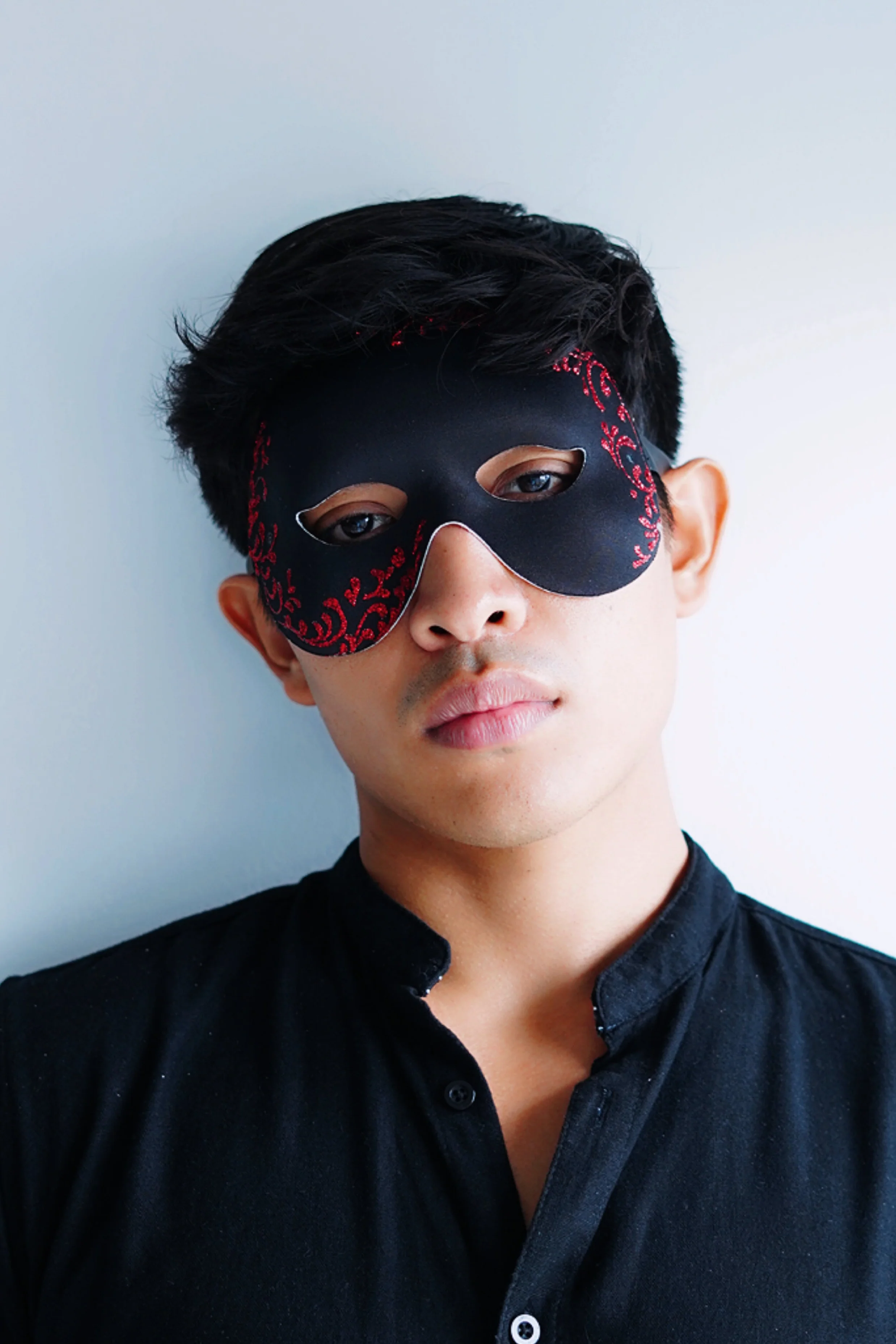 Shimmer Mask - Red Filigree