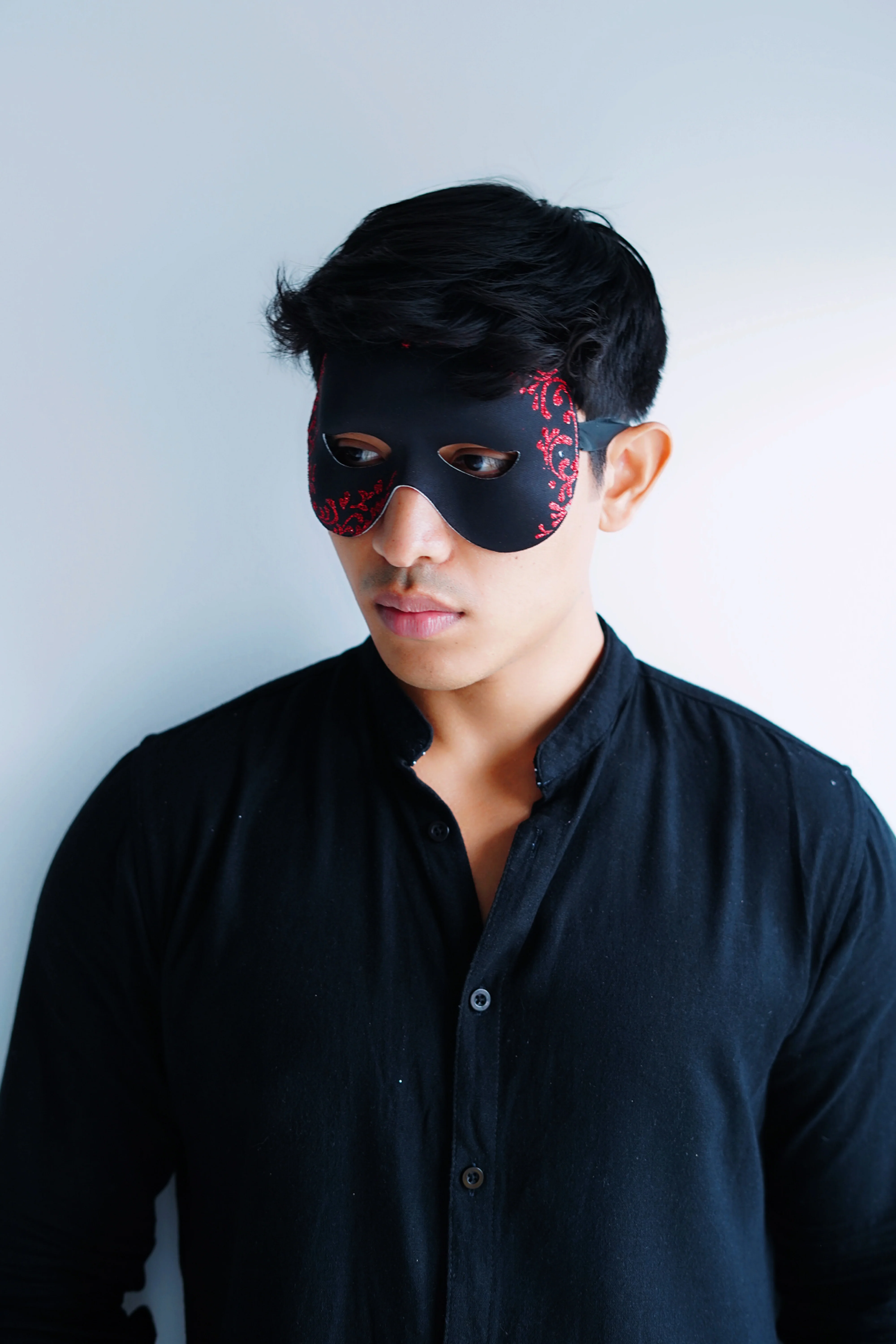 Shimmer Mask - Red Filigree - Image 2