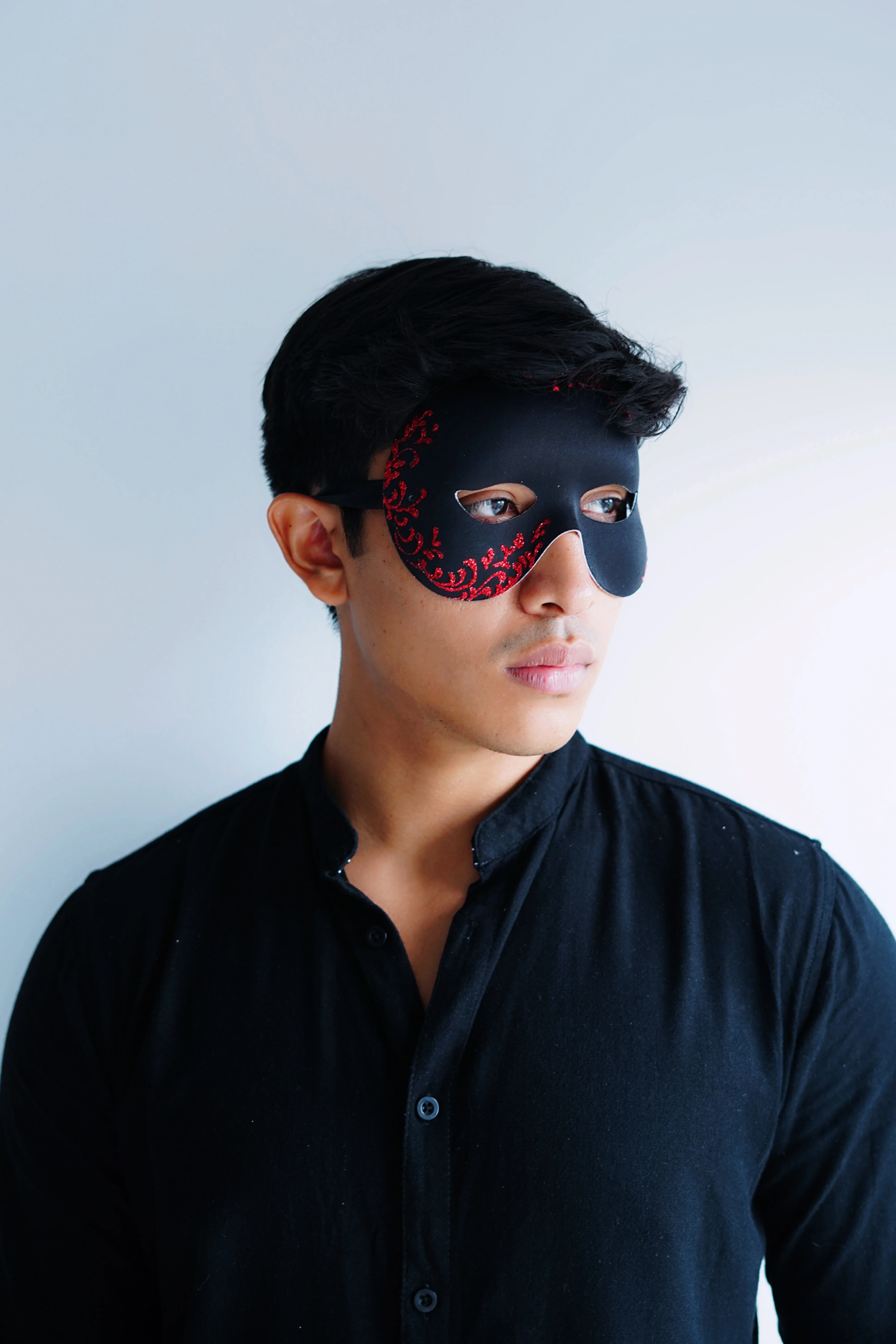 Shimmer Mask - Red Filigree - Image 3