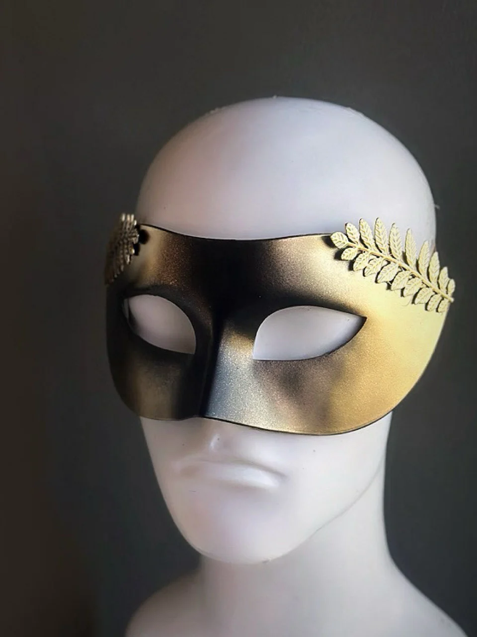 Midnight Gold Royal Couple Set - Image 3