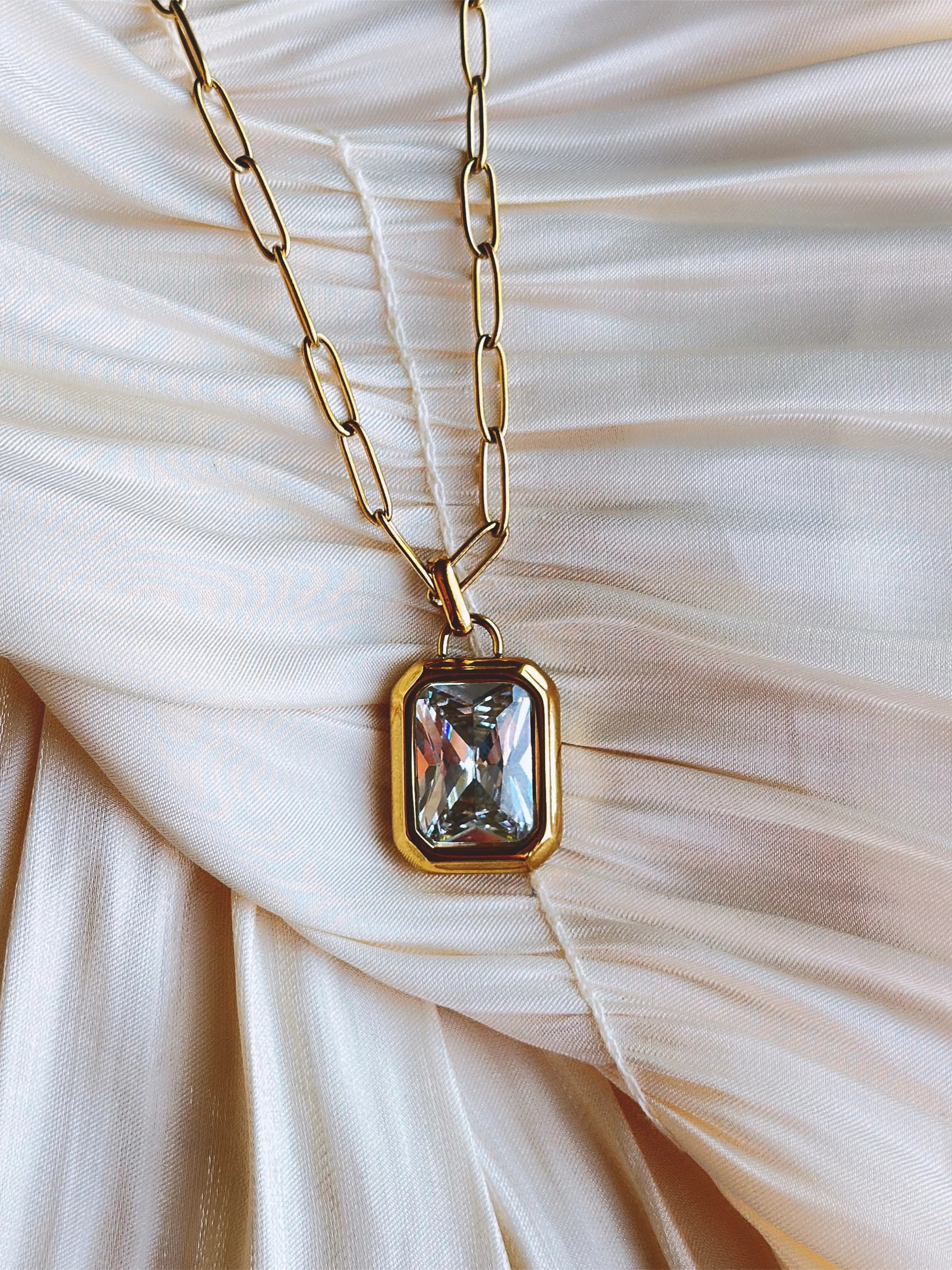Regal Gem - Necklace (Gold) - Image 2