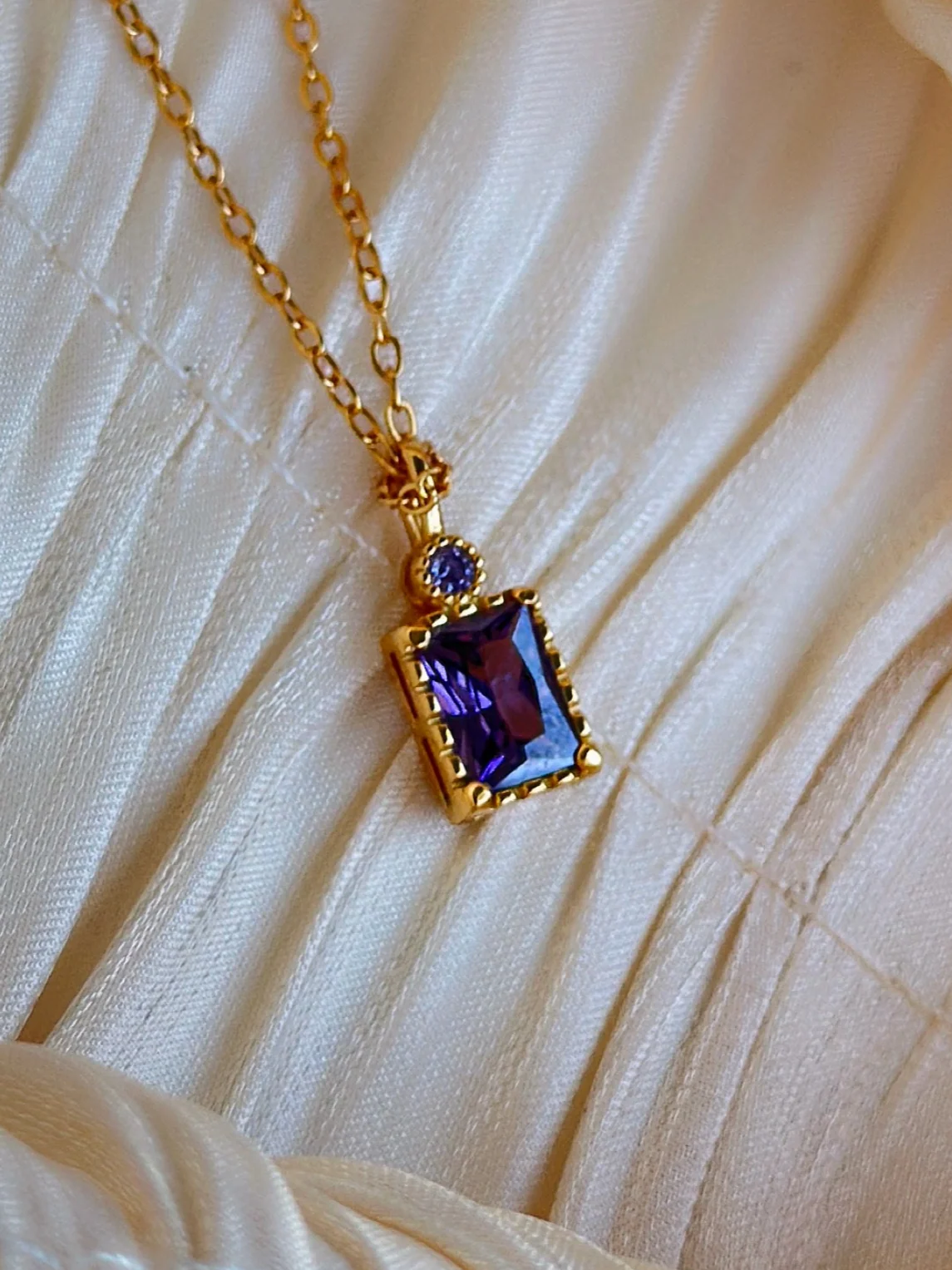 Maude - Necklace (Gold/Purple)