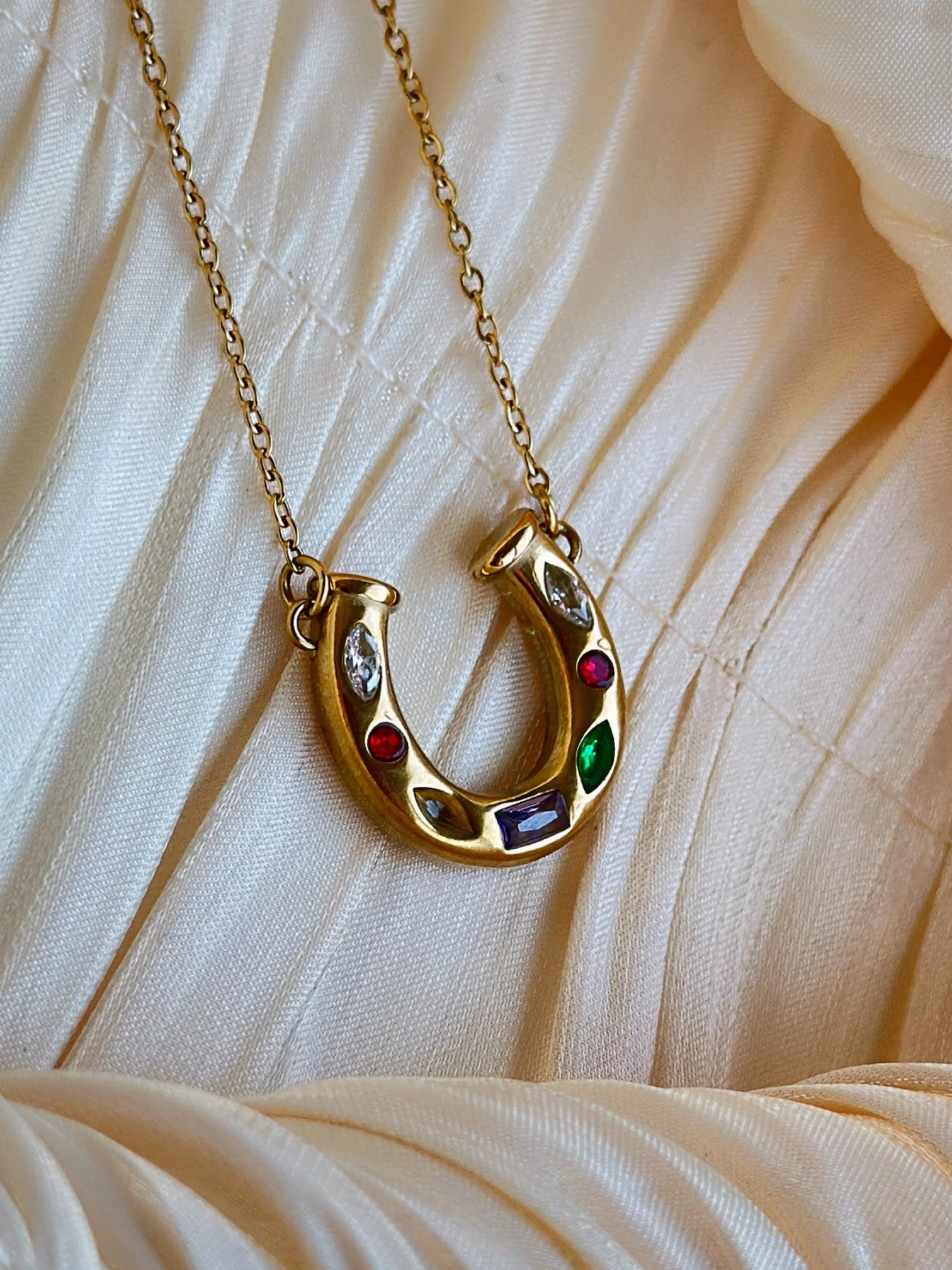 Prismal Horseshoe - Necklace (Gold/Multicolor)