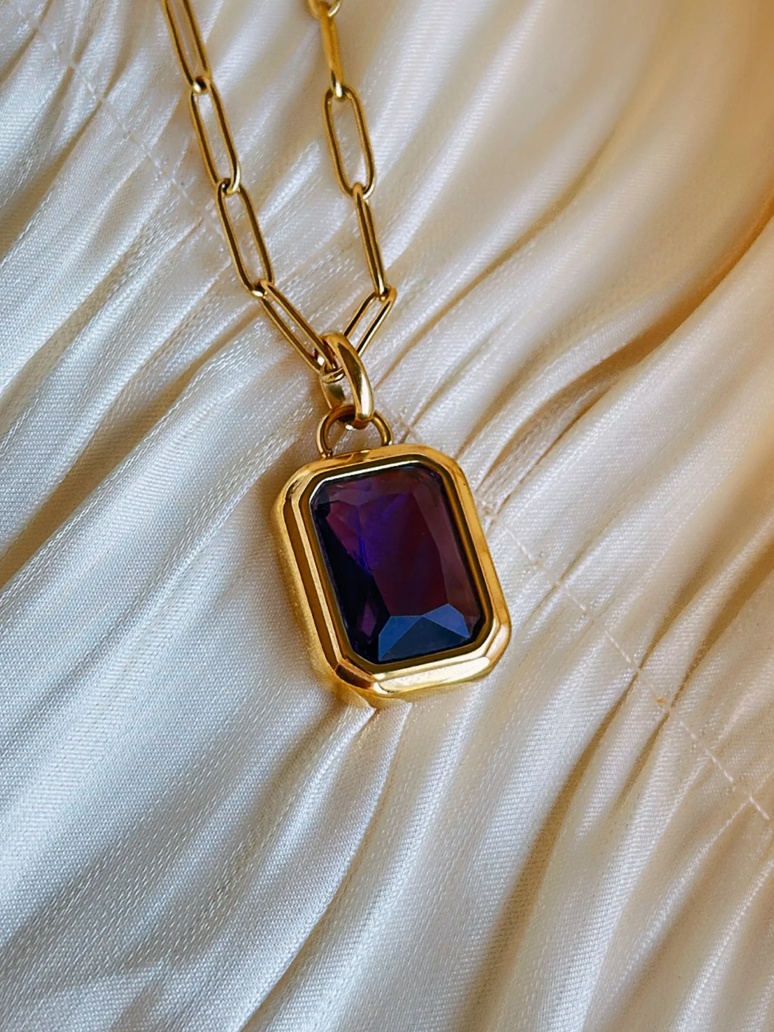 Regal Gem - Necklace (Gold/Purple)