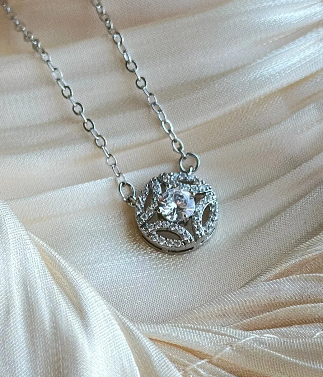 Radiant Halo - Necklace (Silver)