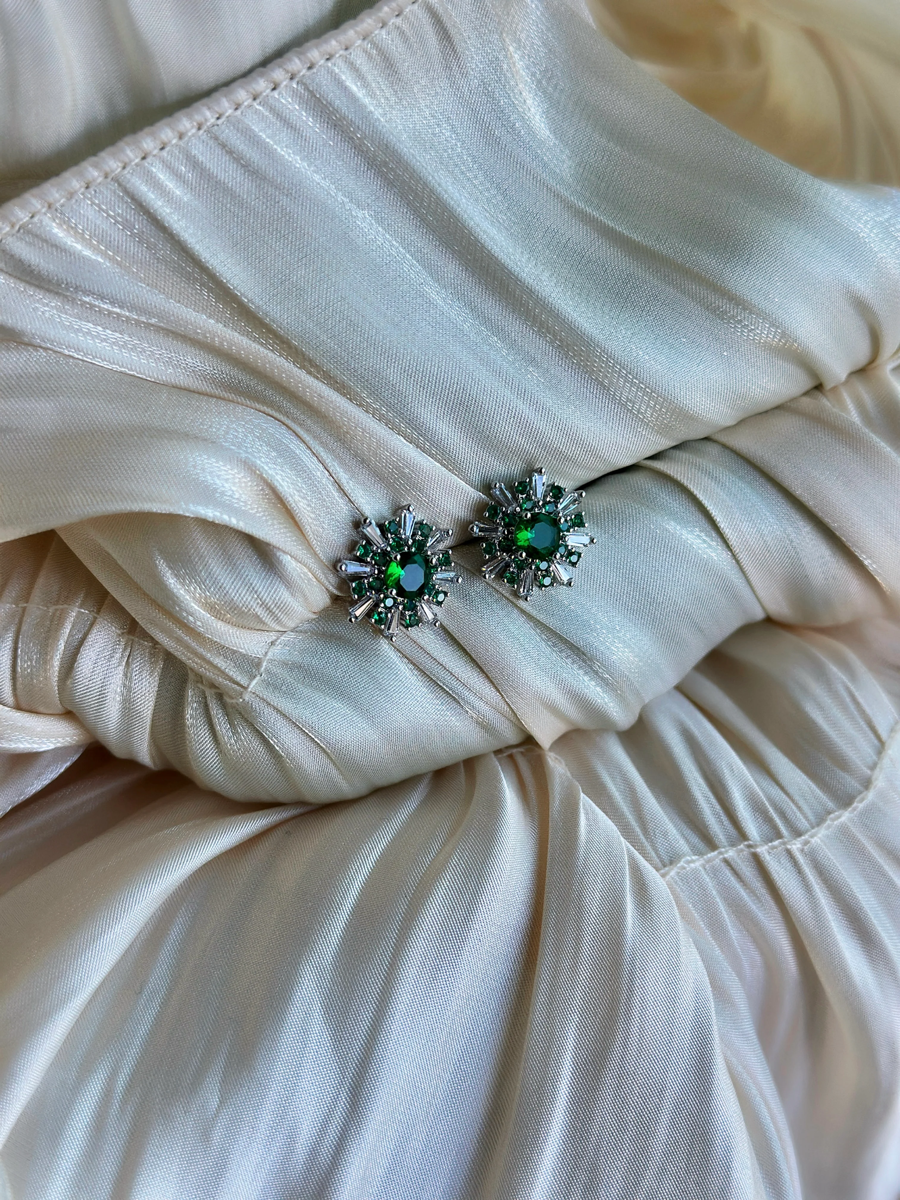 Nova - Earrings (Green/Silver) - Image 2