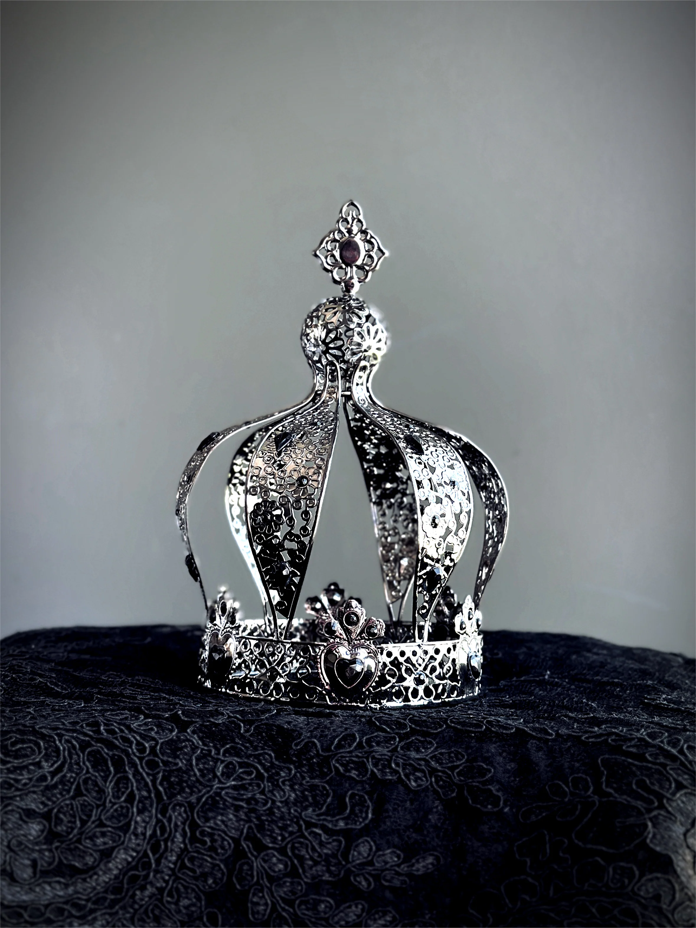 Obsidian Heirloom Crown - Silver - Image 3