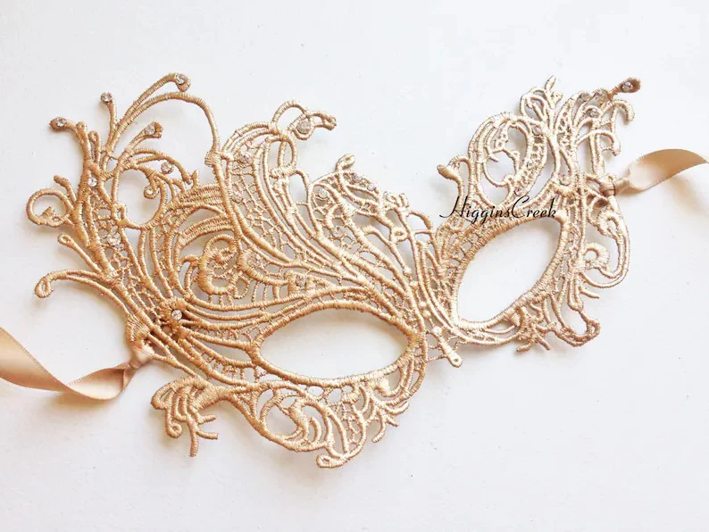 Petal Play Lace Mask - Gold