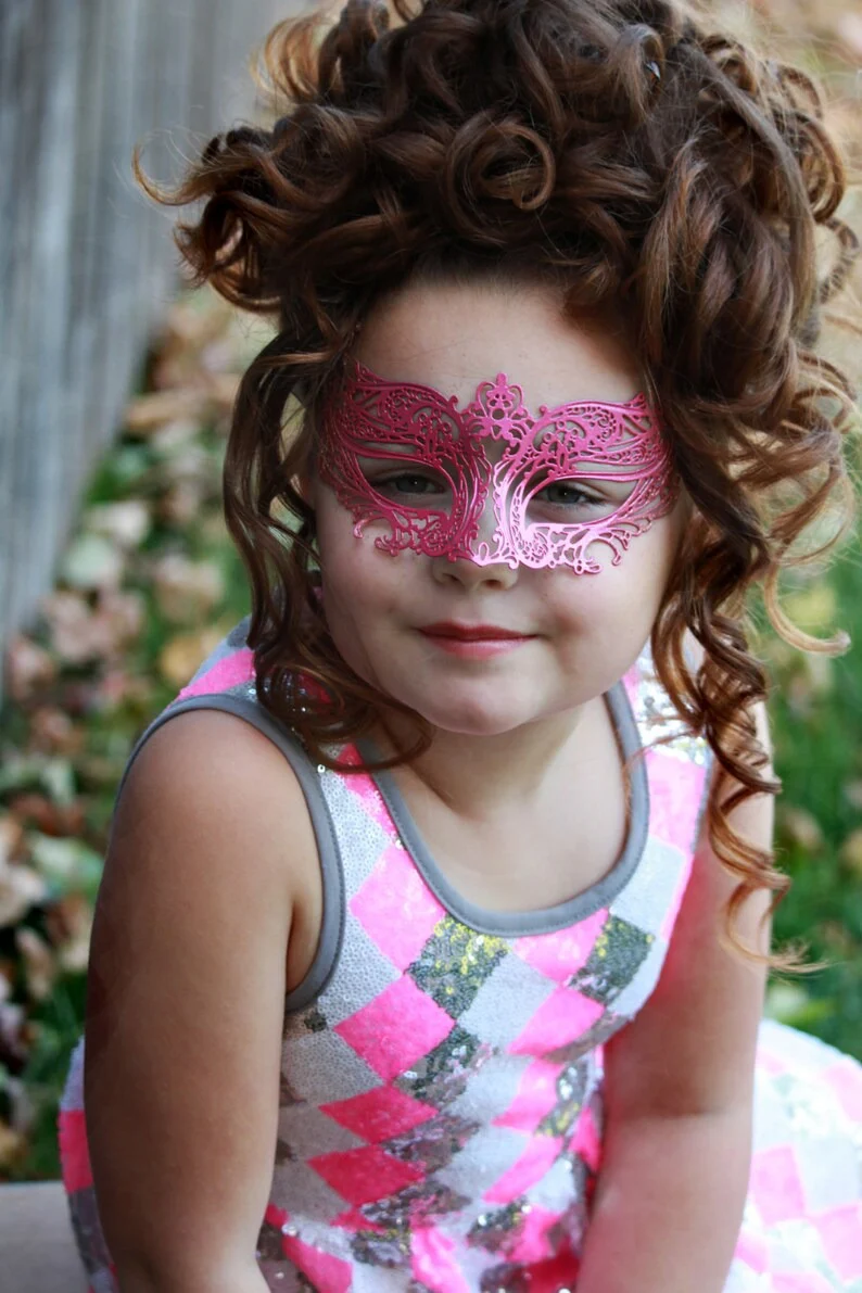 Pink Radiance – Lace Mask
