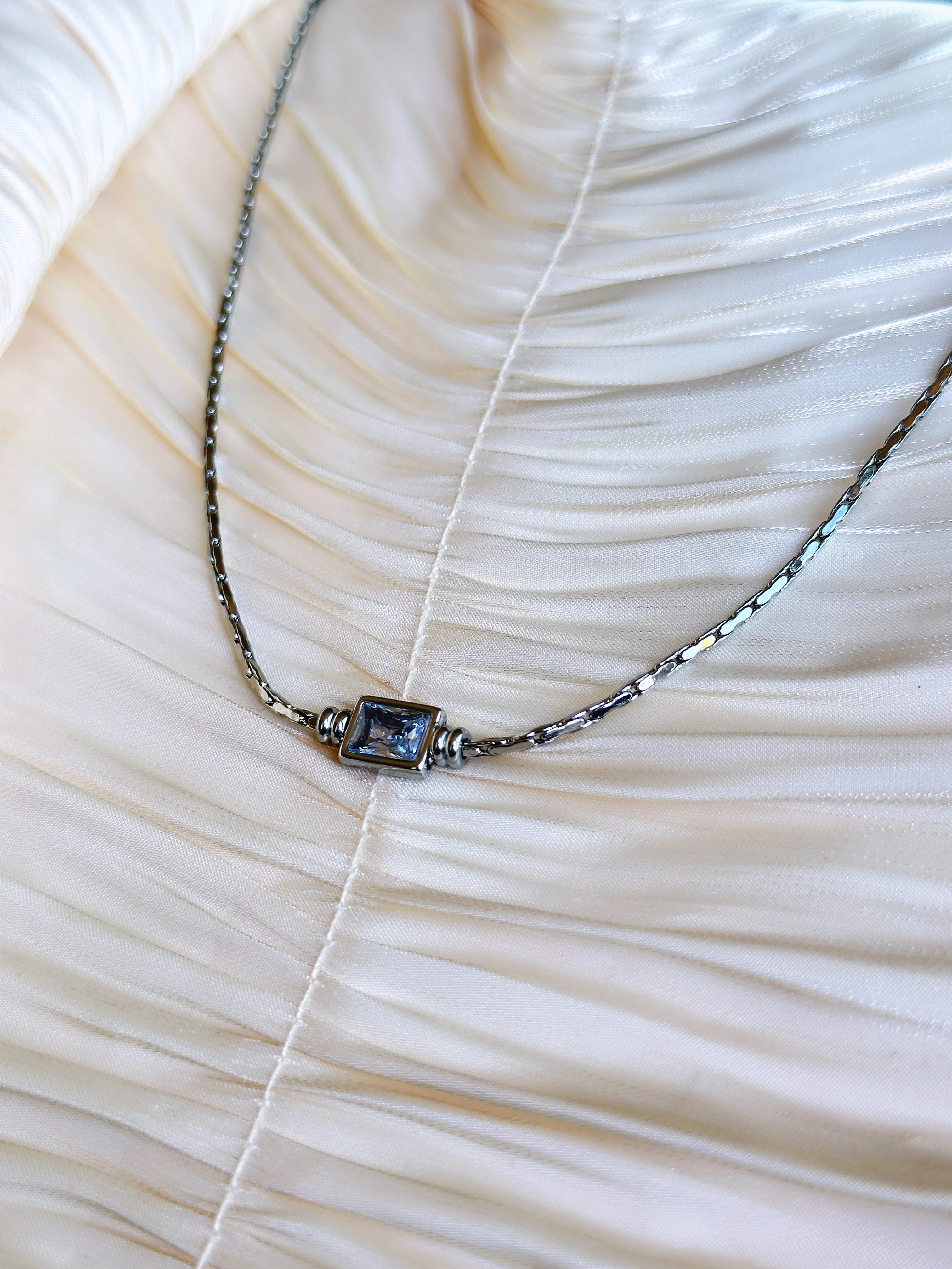Aurora Crystal Bar Necklace (Silver) - Image 4
