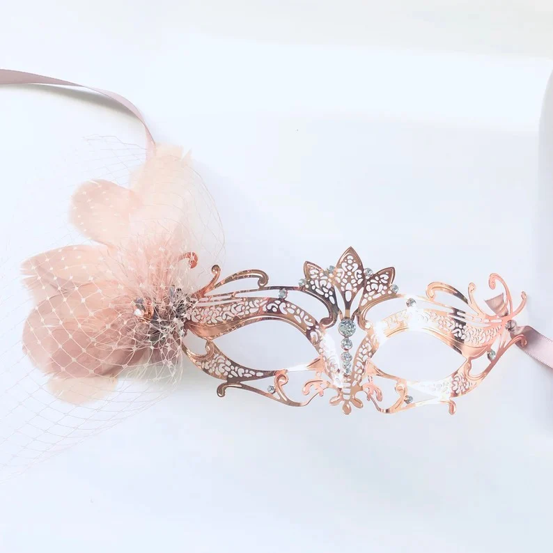 Rose Luxe – Pink Feathers - Image 2